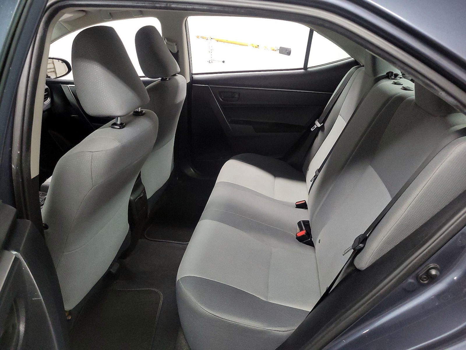 2015 Toyota Corolla L - Photo 19