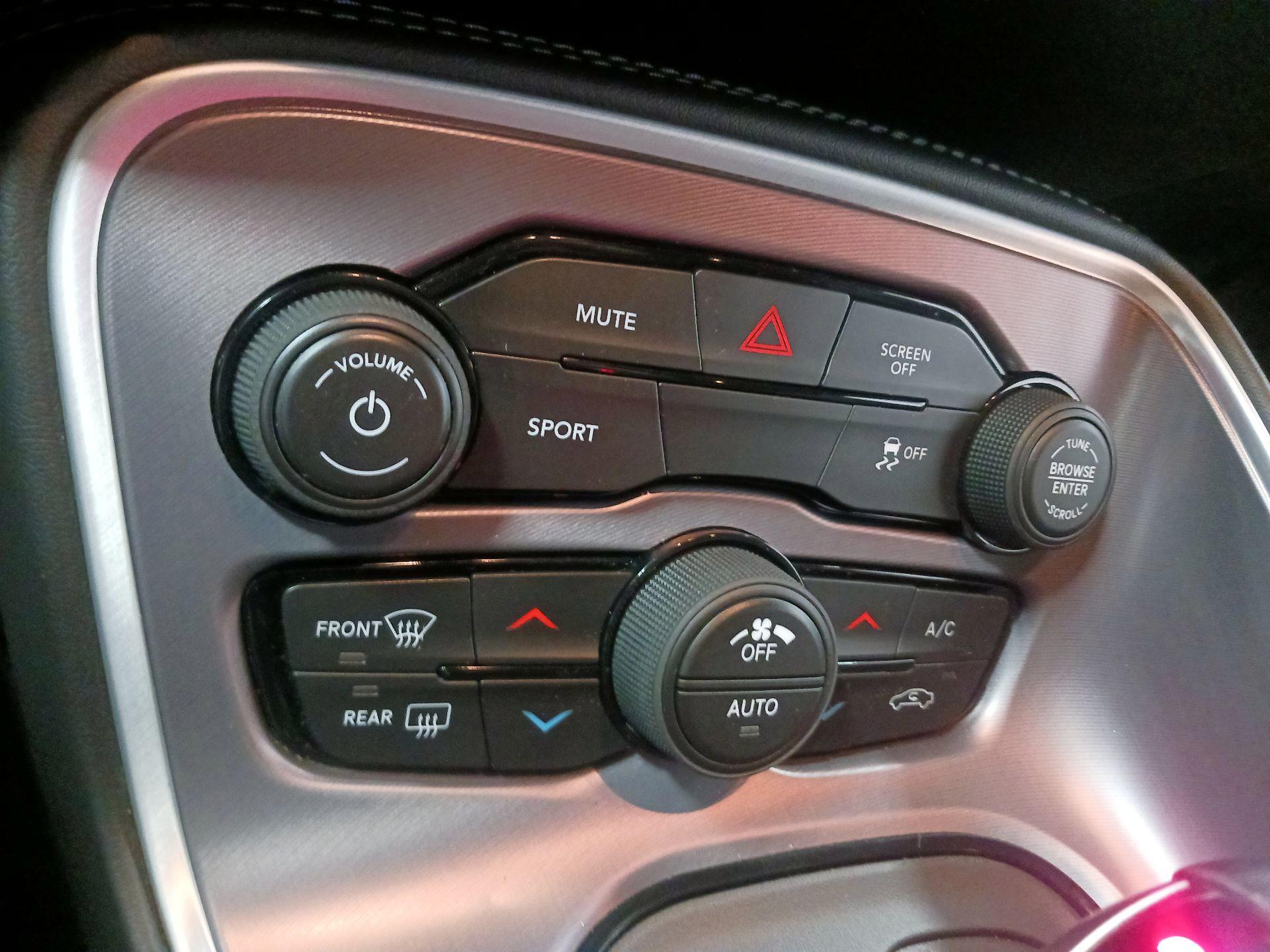 Thumbnail: 2019 Dodge Challenger - 14