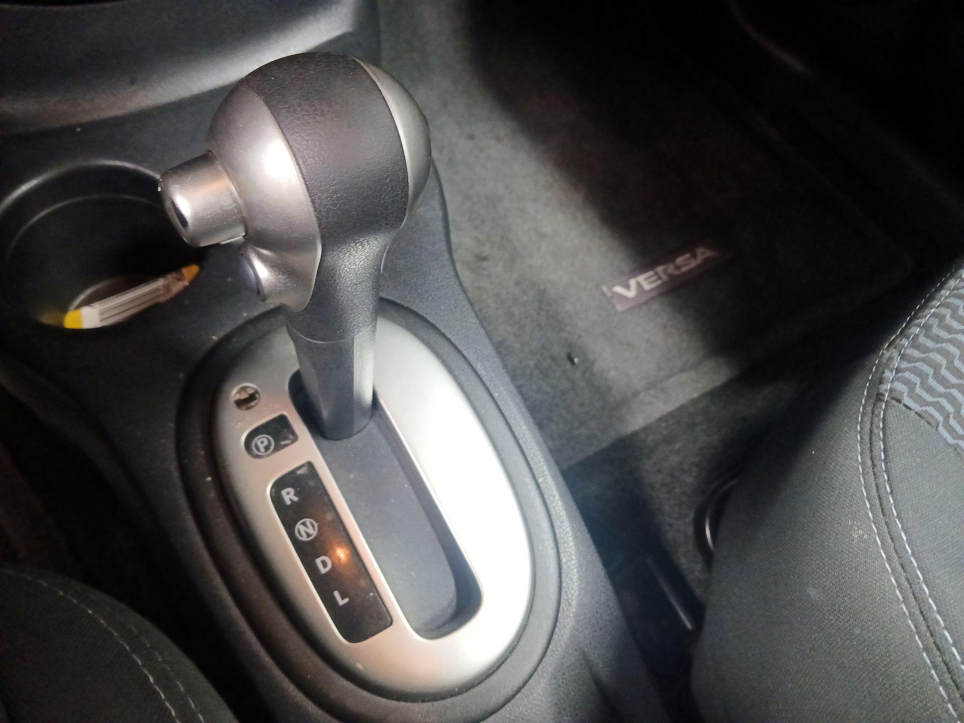 Thumbnail: 2014 Nissan Versa Note - 16