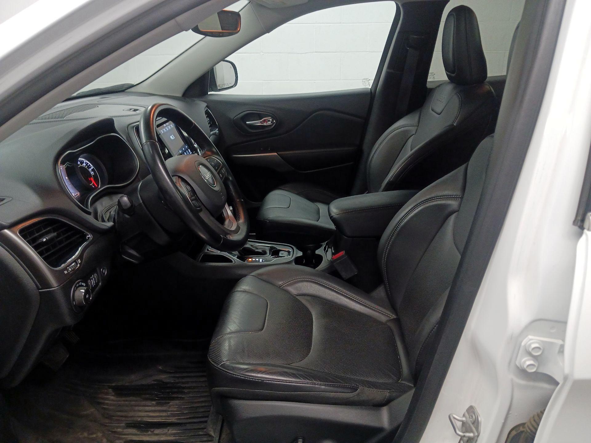 Thumbnail: 2021 Jeep Cherokee - 11