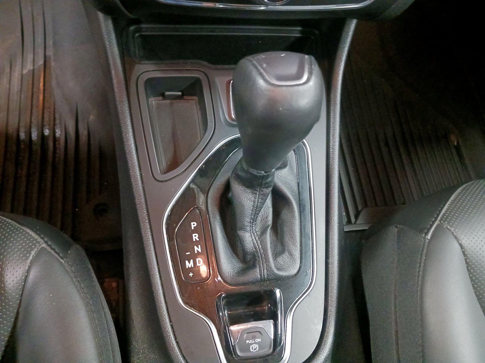 Thumbnail: 2021 Jeep Cherokee - 17