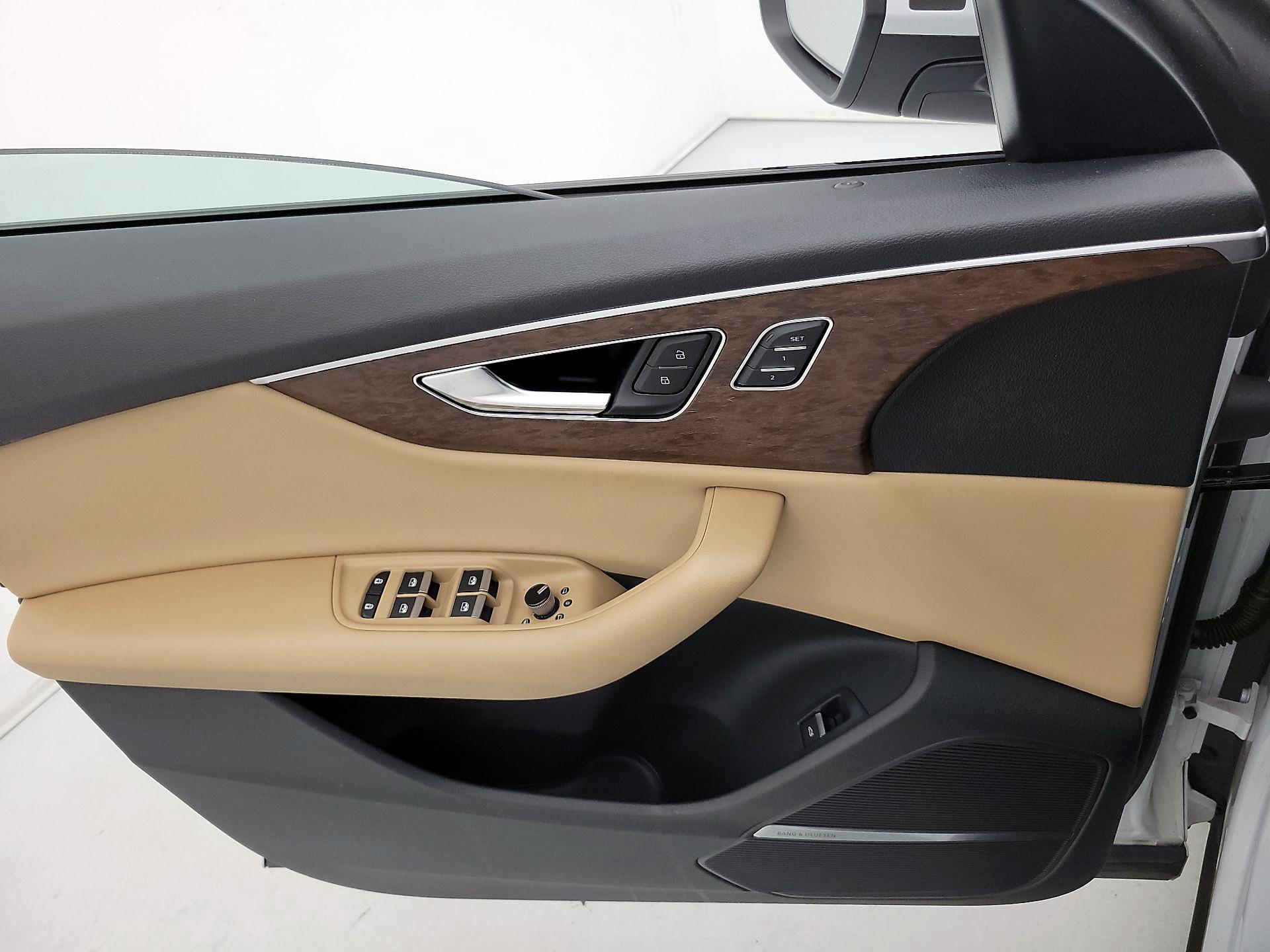 Thumbnail: 2019 Audi Q8 - 12