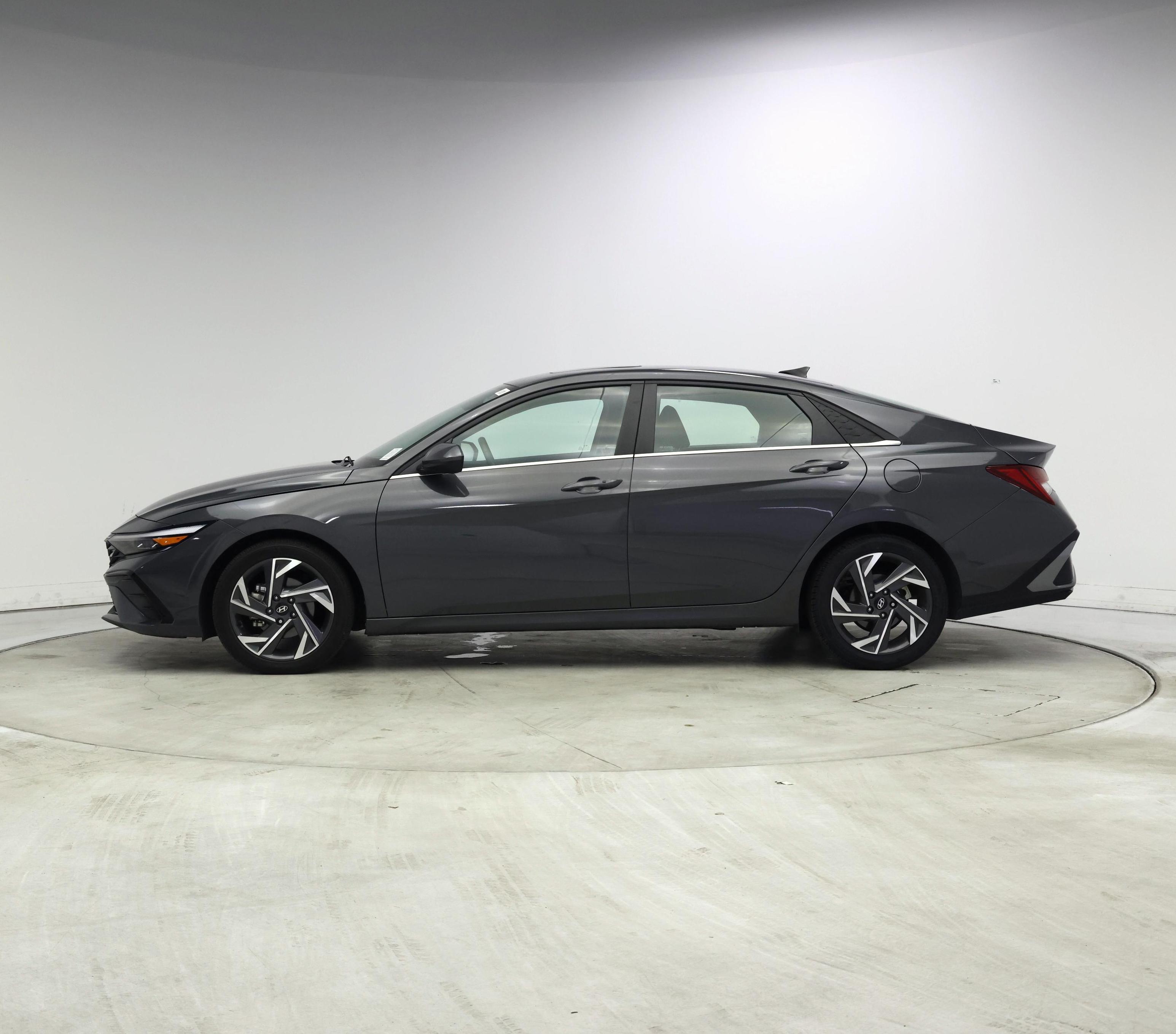 Thumbnail: 2024 Hyundai Elantra - 3