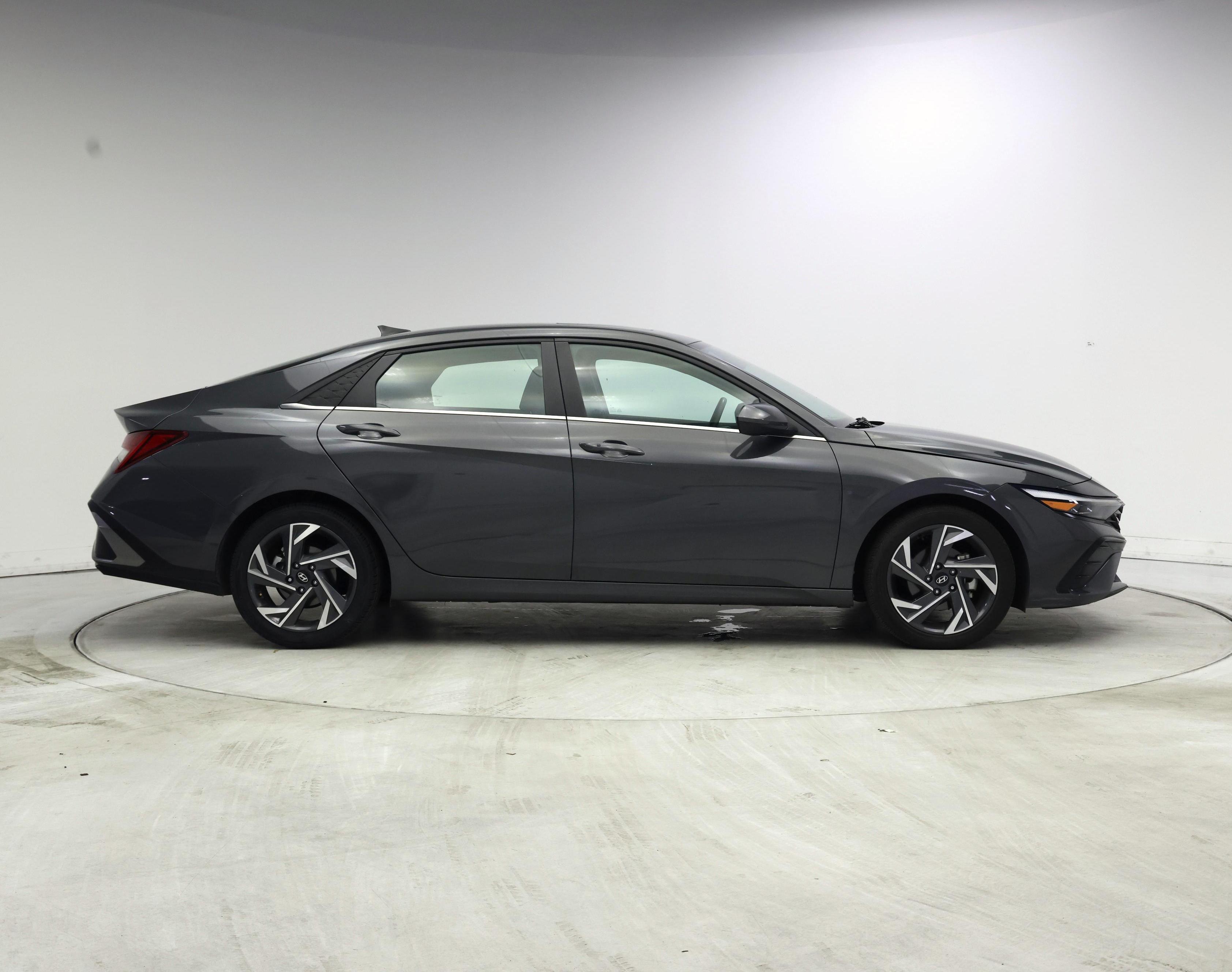 Thumbnail: 2024 Hyundai Elantra - 7