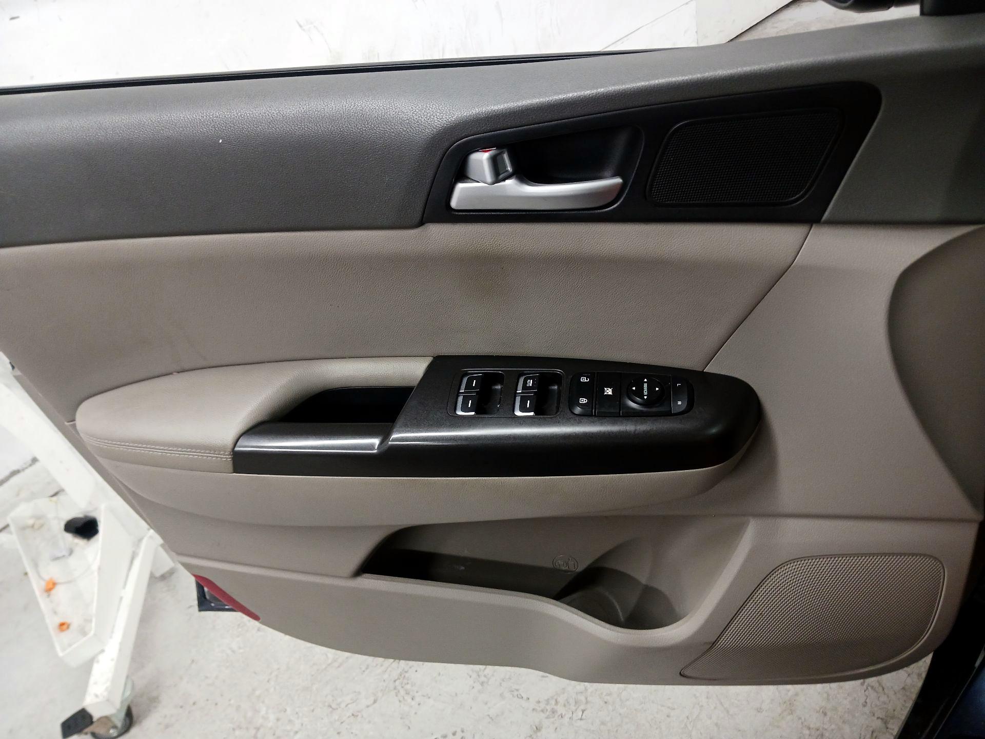 Thumbnail: 2017 Kia Sportage - 12