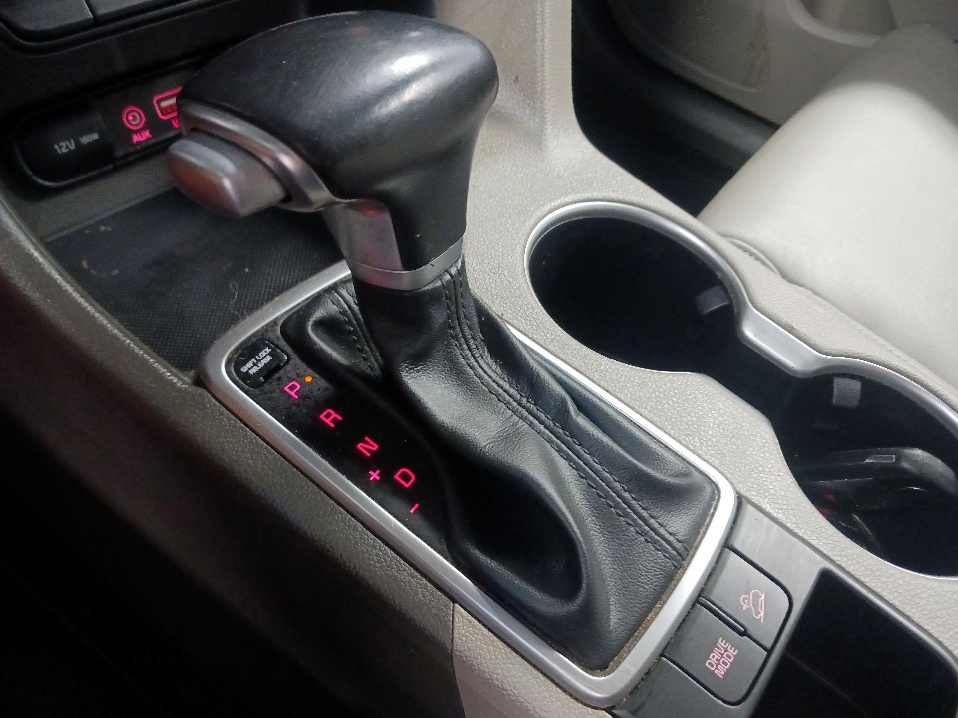 Thumbnail: 2017 Kia Sportage - 17