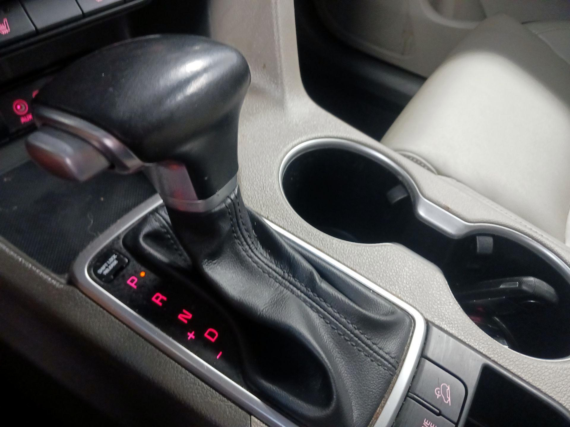 Thumbnail: 2017 Kia Sportage - 18