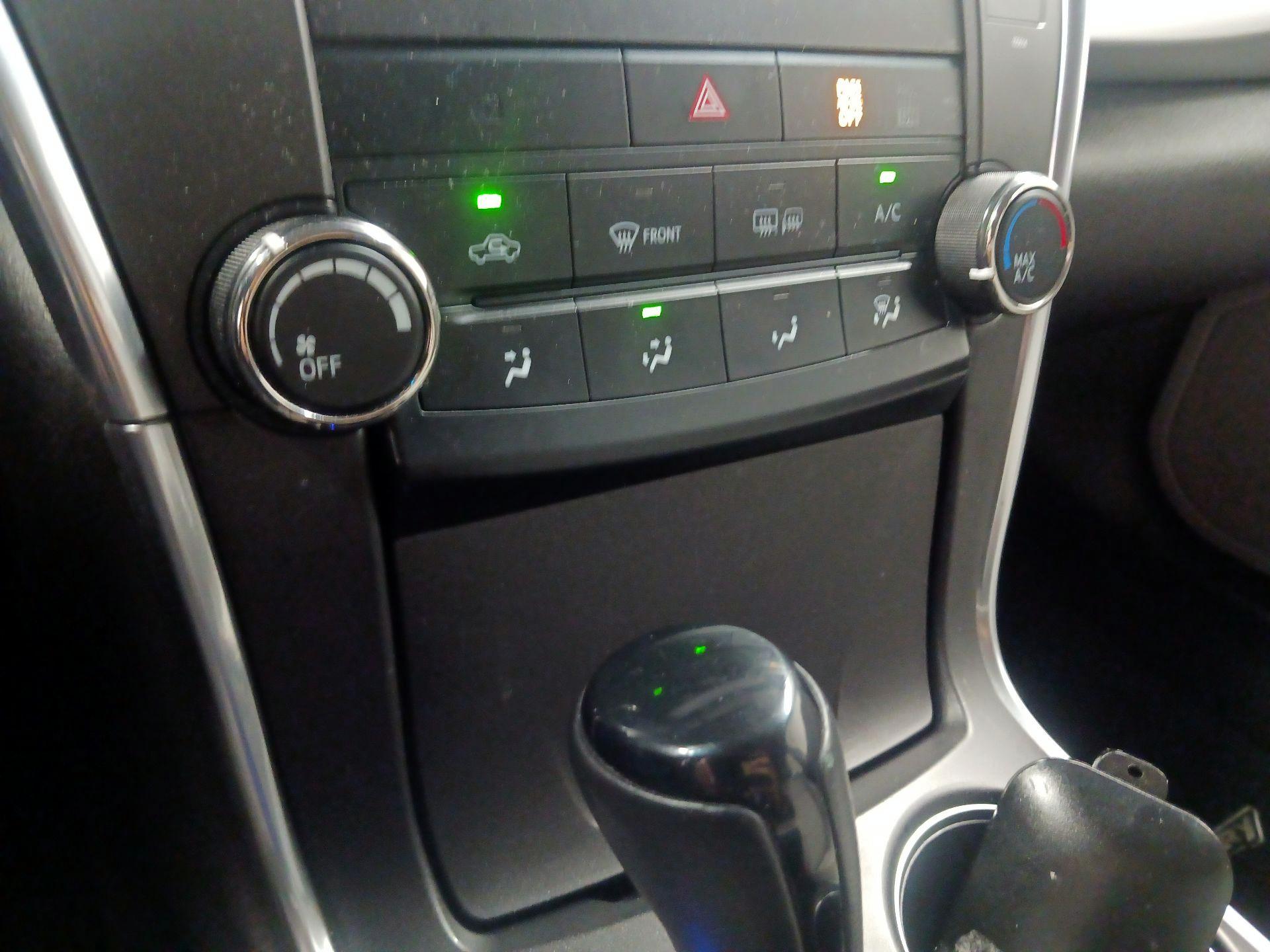 Thumbnail: 2017 Toyota Camry - 14