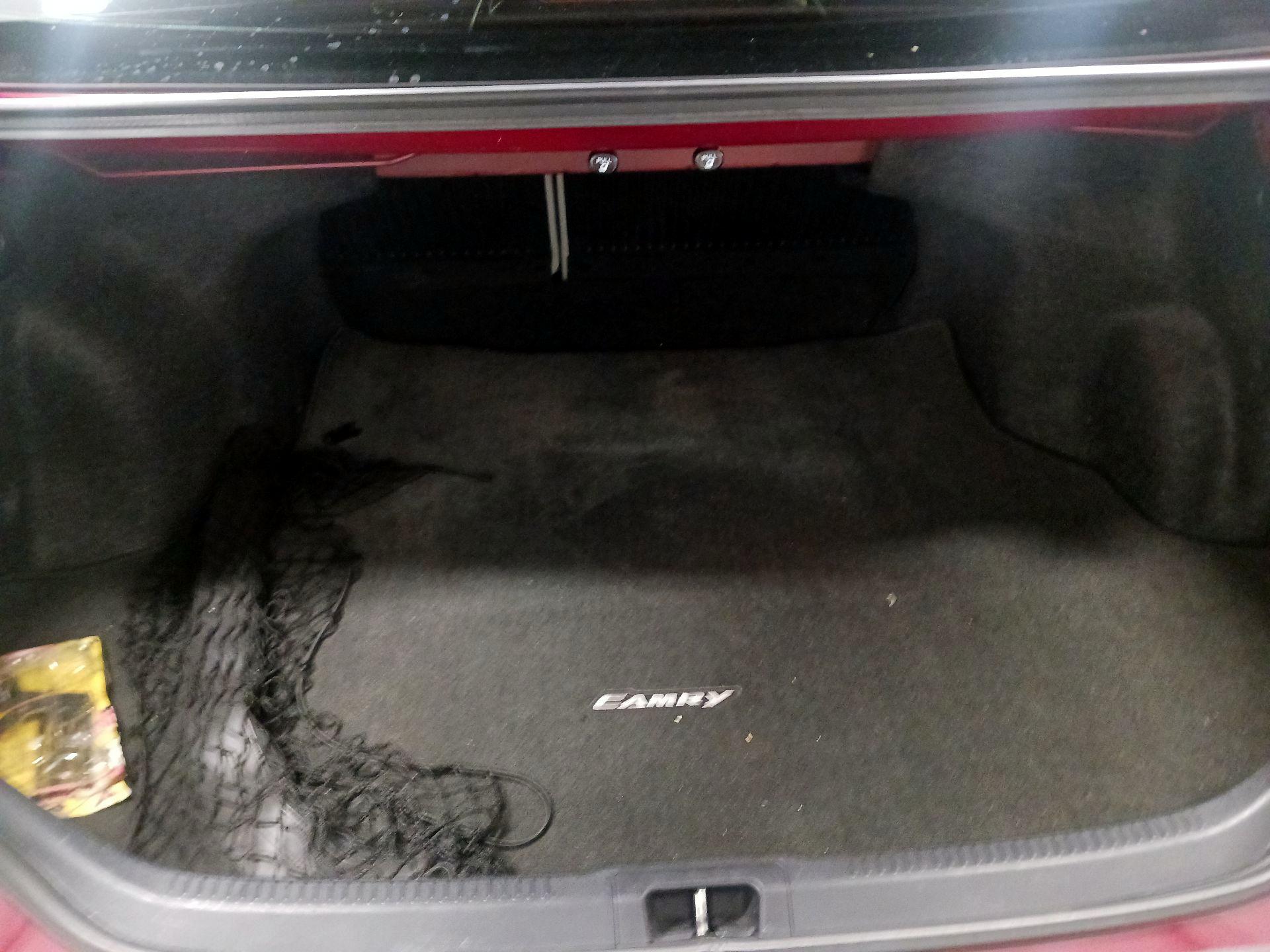 Thumbnail: 2017 Toyota Camry - 16