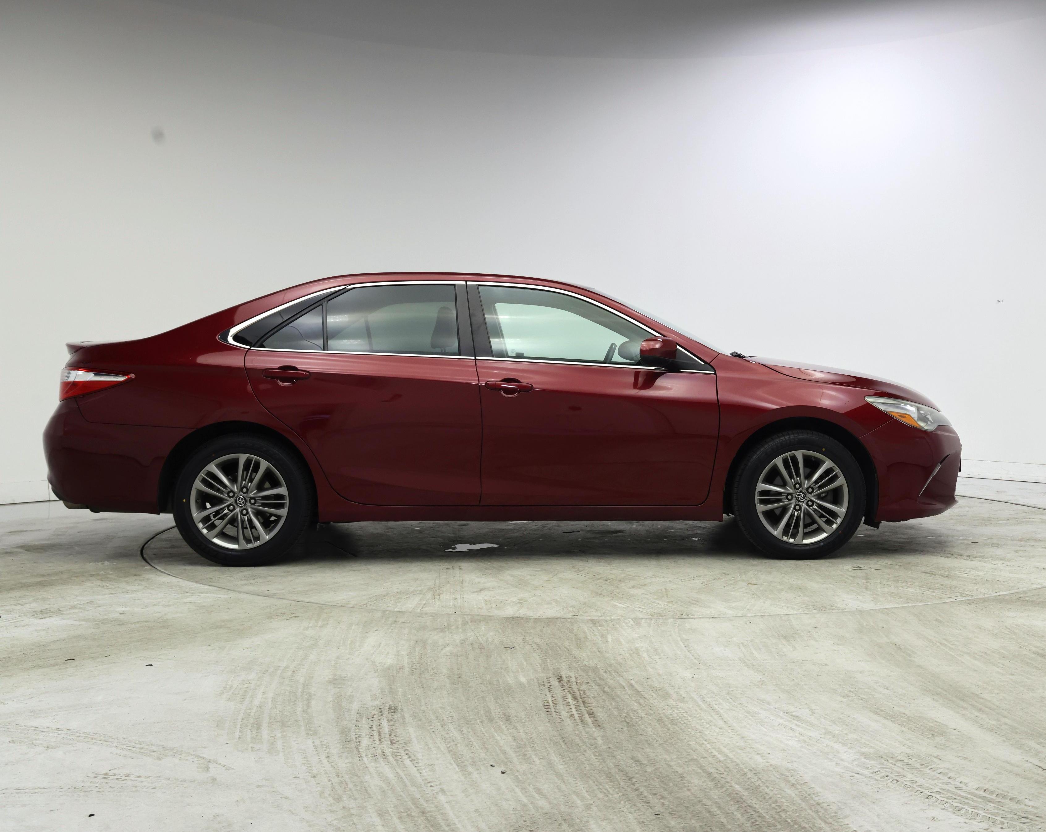 Thumbnail: 2017 Toyota Camry - 7