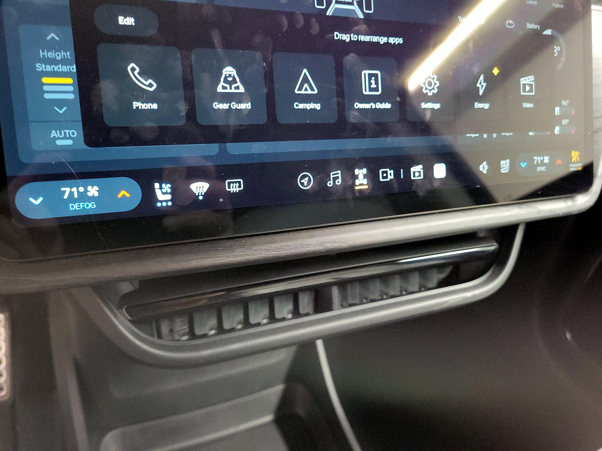 Thumbnail: 2023 Rivian R1S - 16