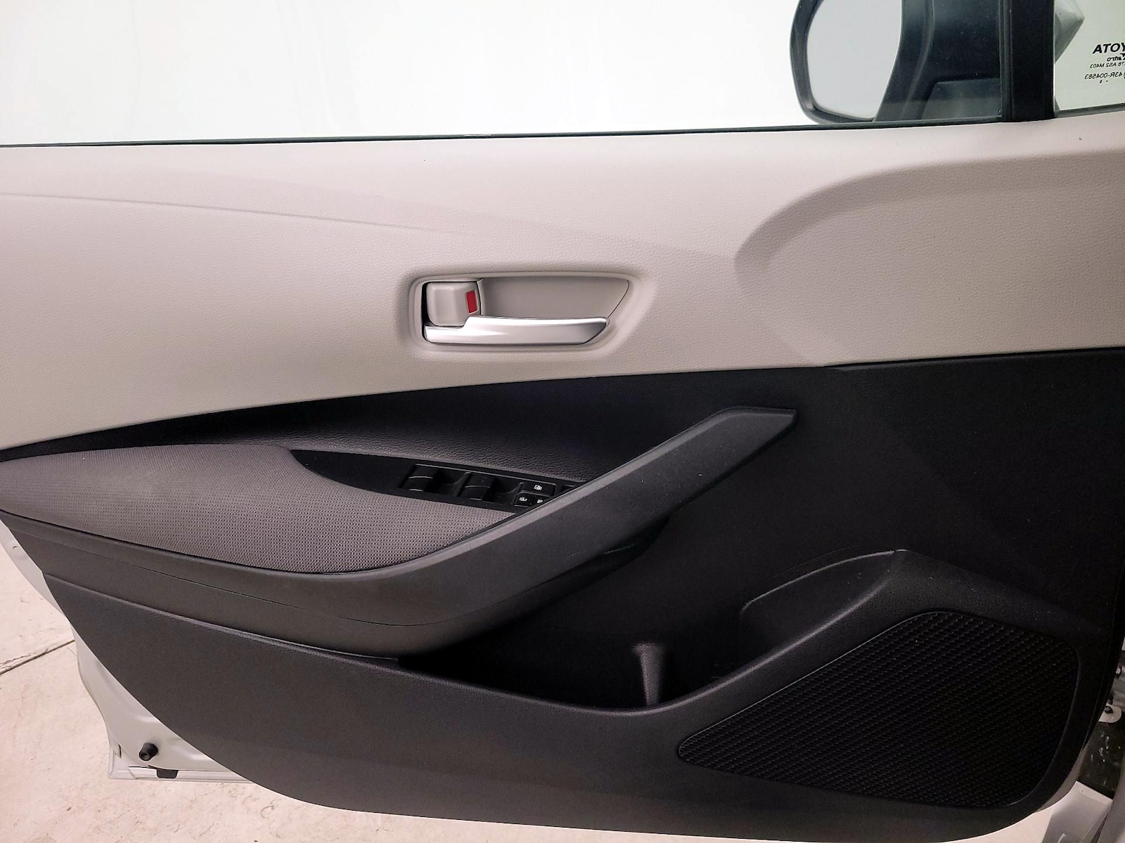 2020 Toyota Corolla LE - Photo 13