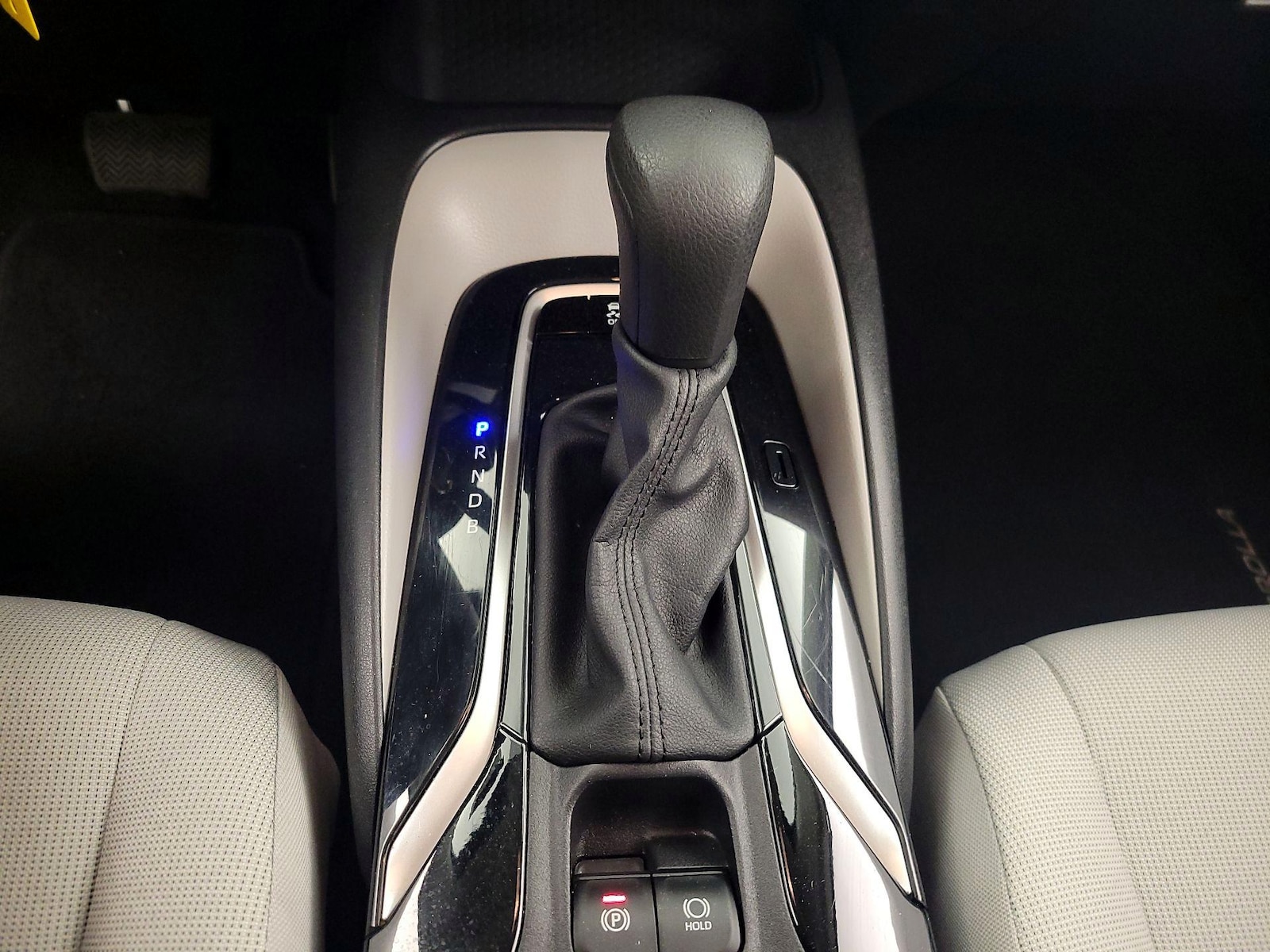 2020 Toyota Corolla LE - Photo 18