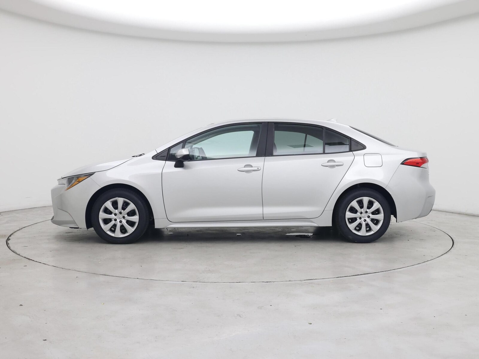 2020 Toyota Corolla LE - Photo 4