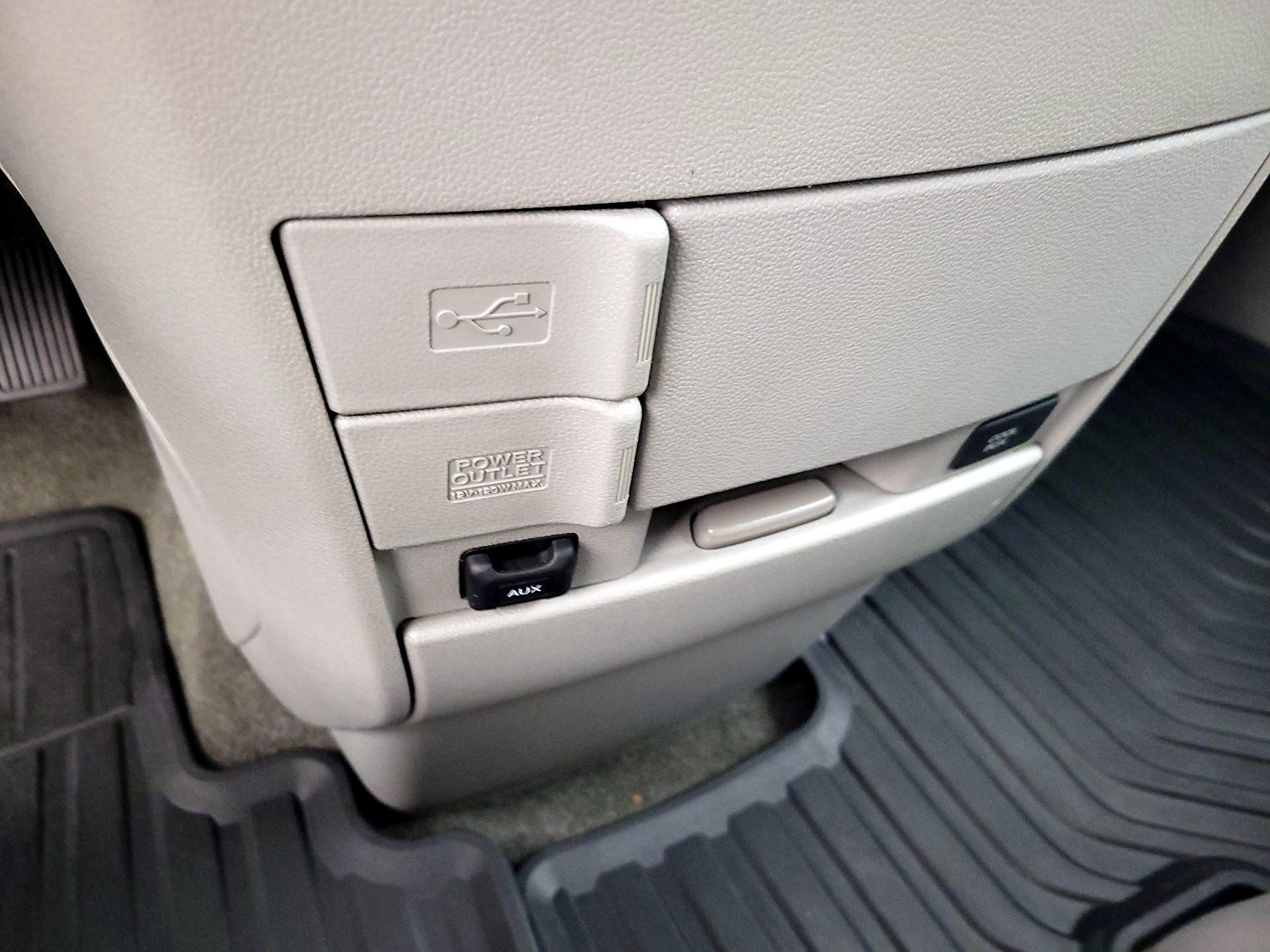 Thumbnail: 2016 Honda Odyssey - 17