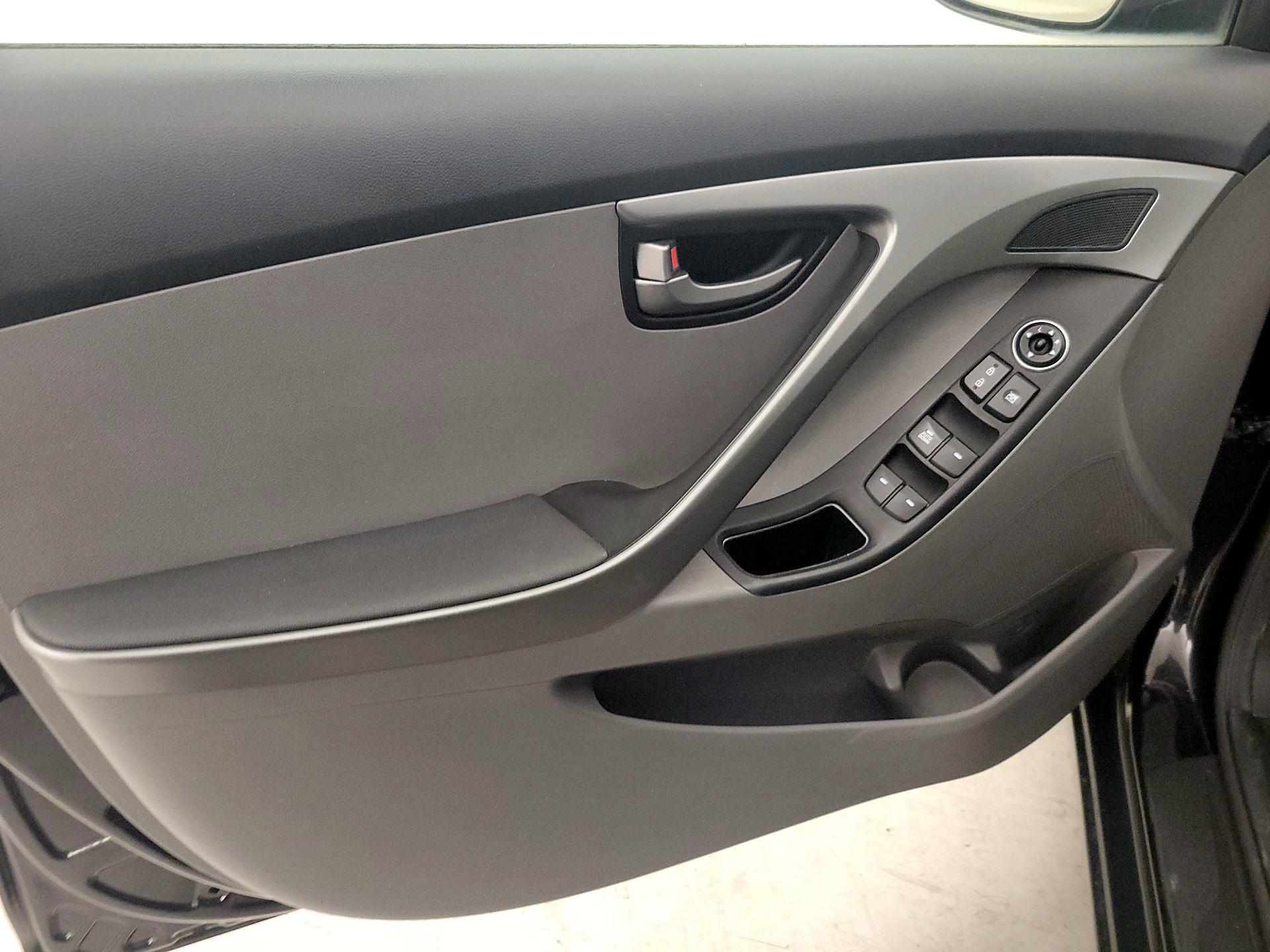 Thumbnail: 2014 Hyundai Elantra - 12