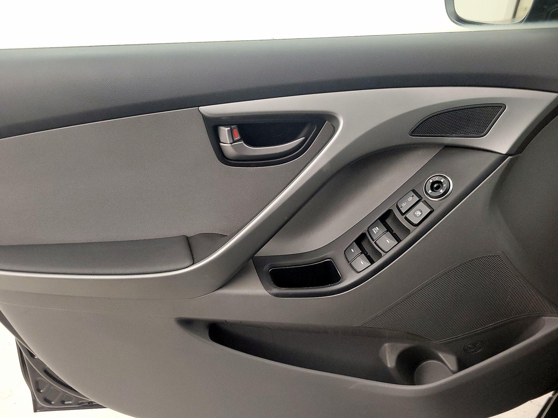 Thumbnail: 2014 Hyundai Elantra - 13