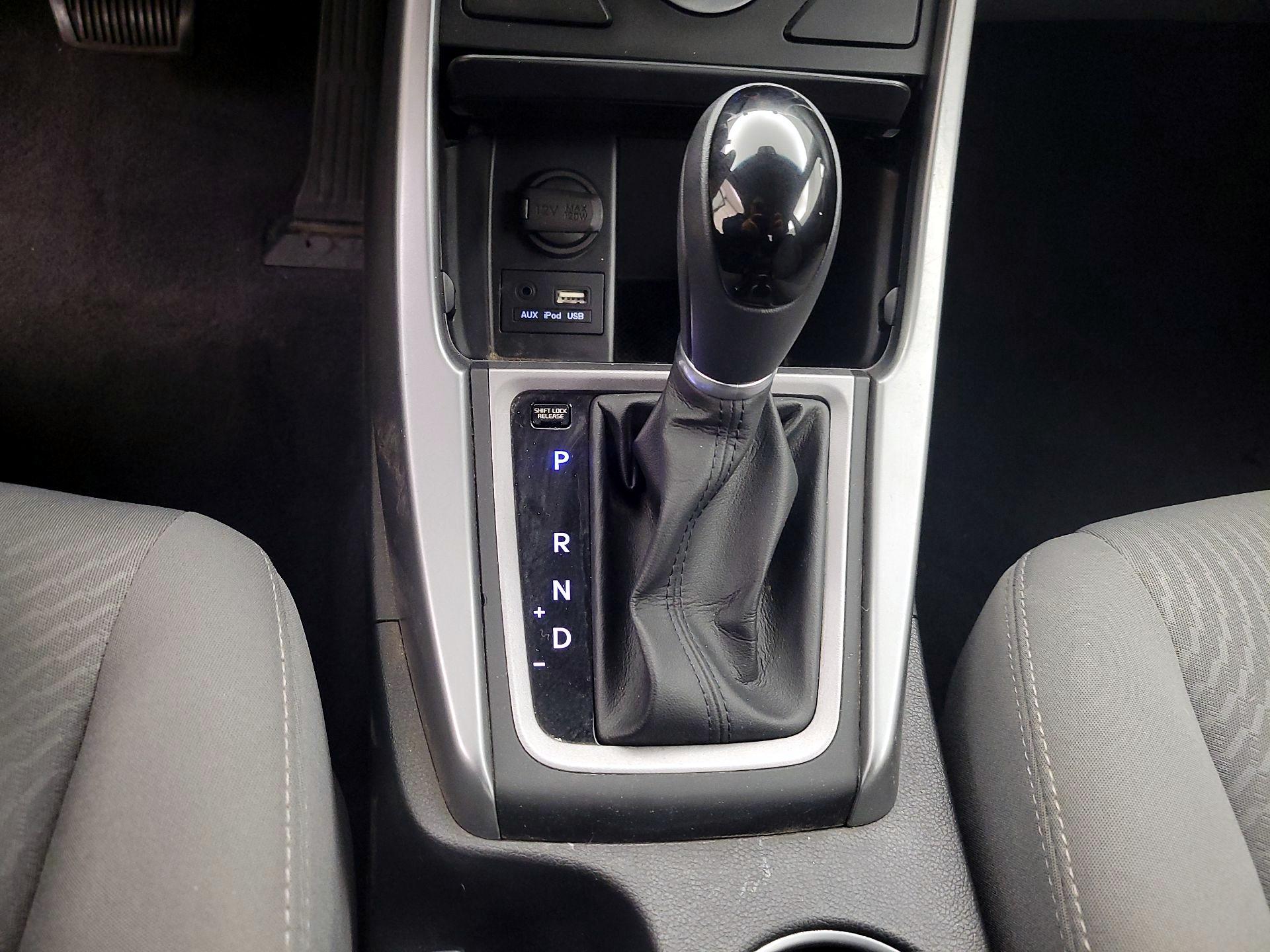 Thumbnail: 2014 Hyundai Elantra - 17