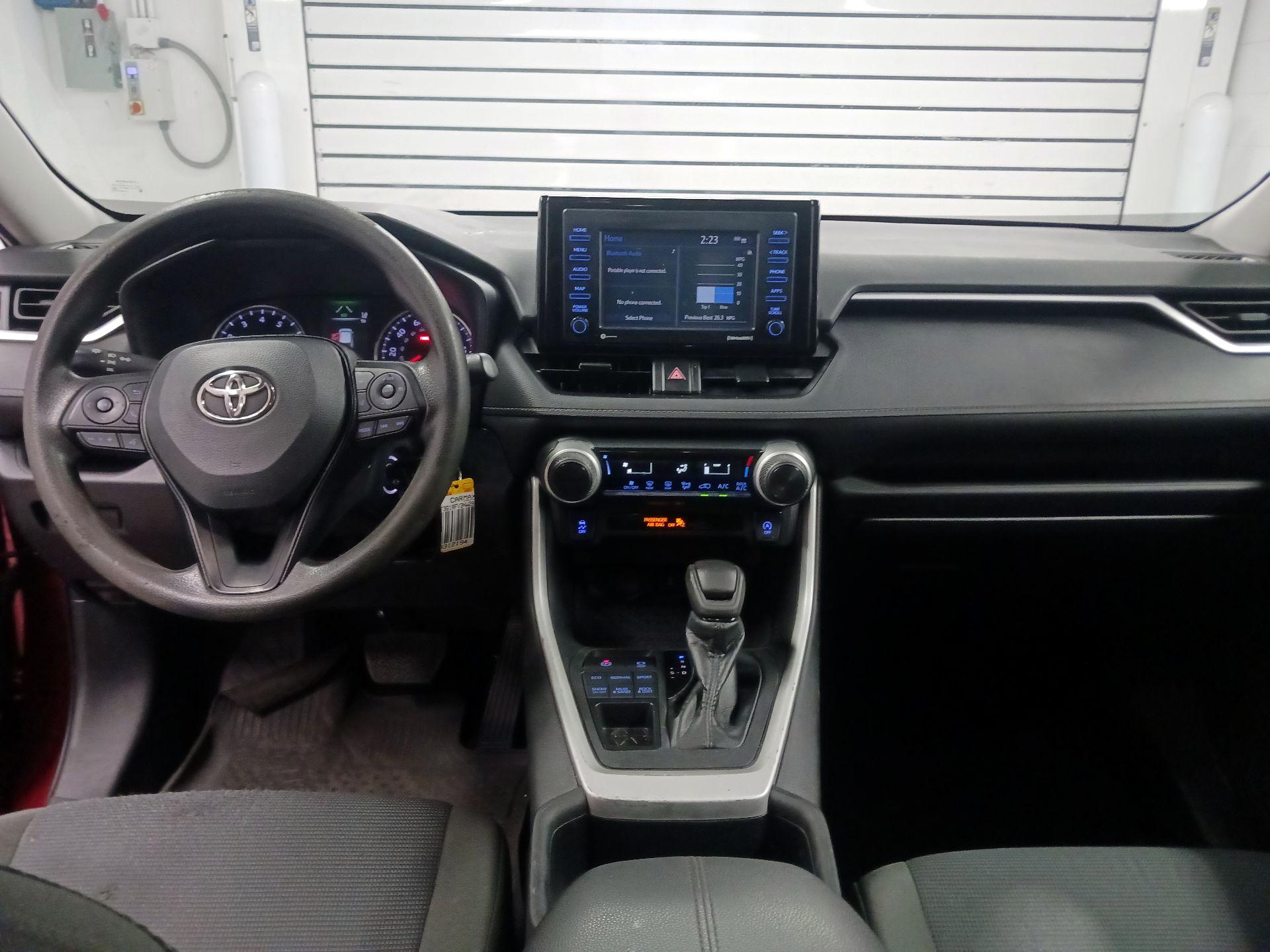 Thumbnail: 2022 Toyota RAV4 - 9