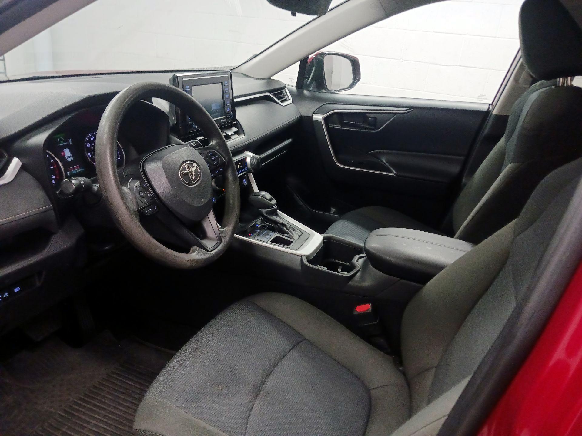 Thumbnail: 2022 Toyota RAV4 - 11