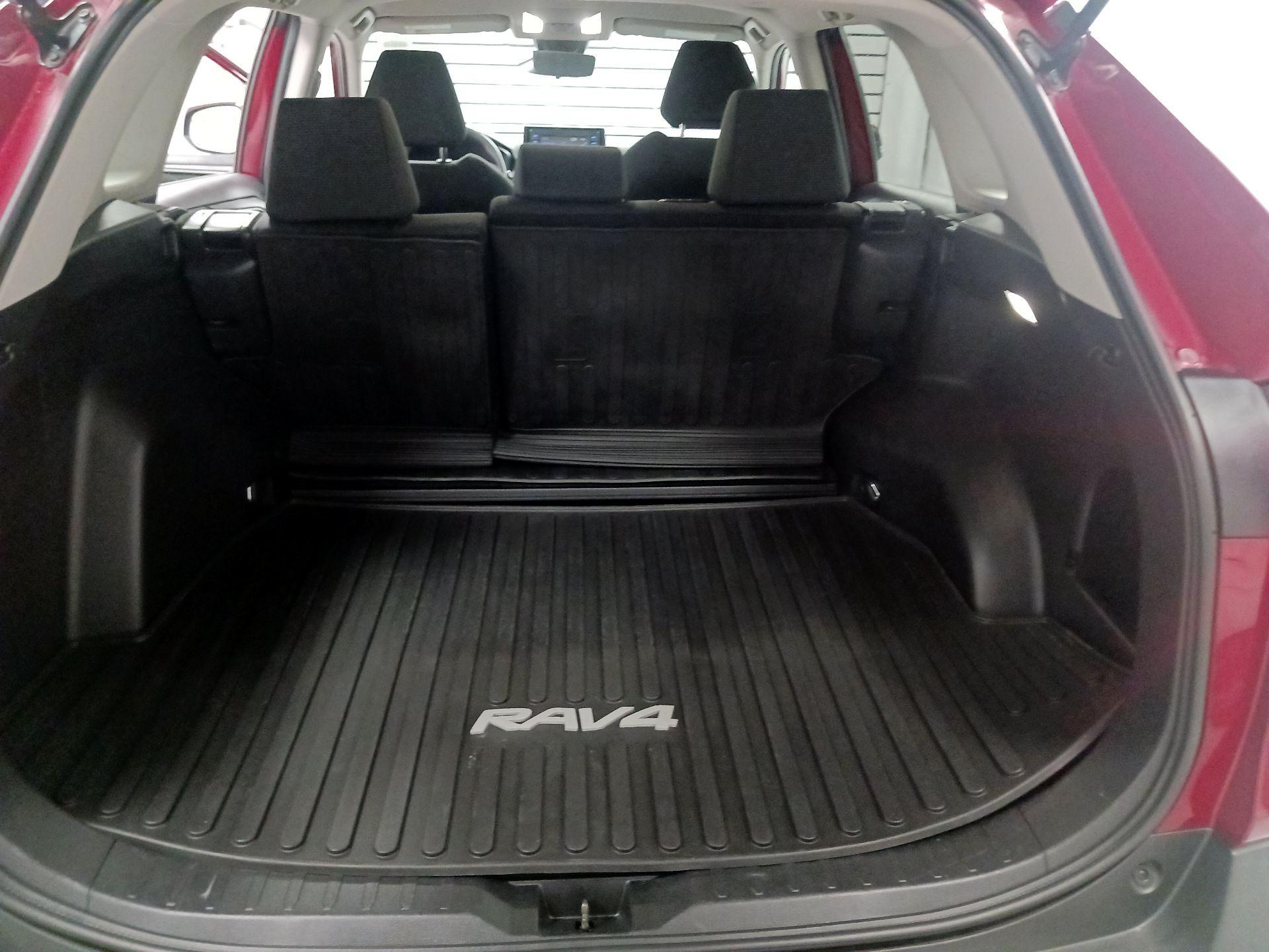 Thumbnail: 2022 Toyota RAV4 - 19