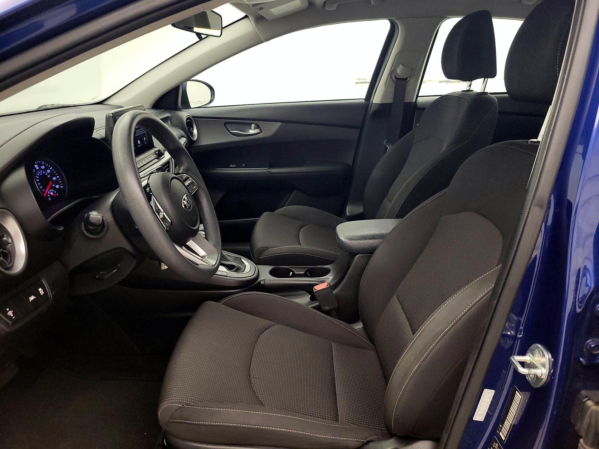 Thumbnail: 2020 Kia Forte - 11