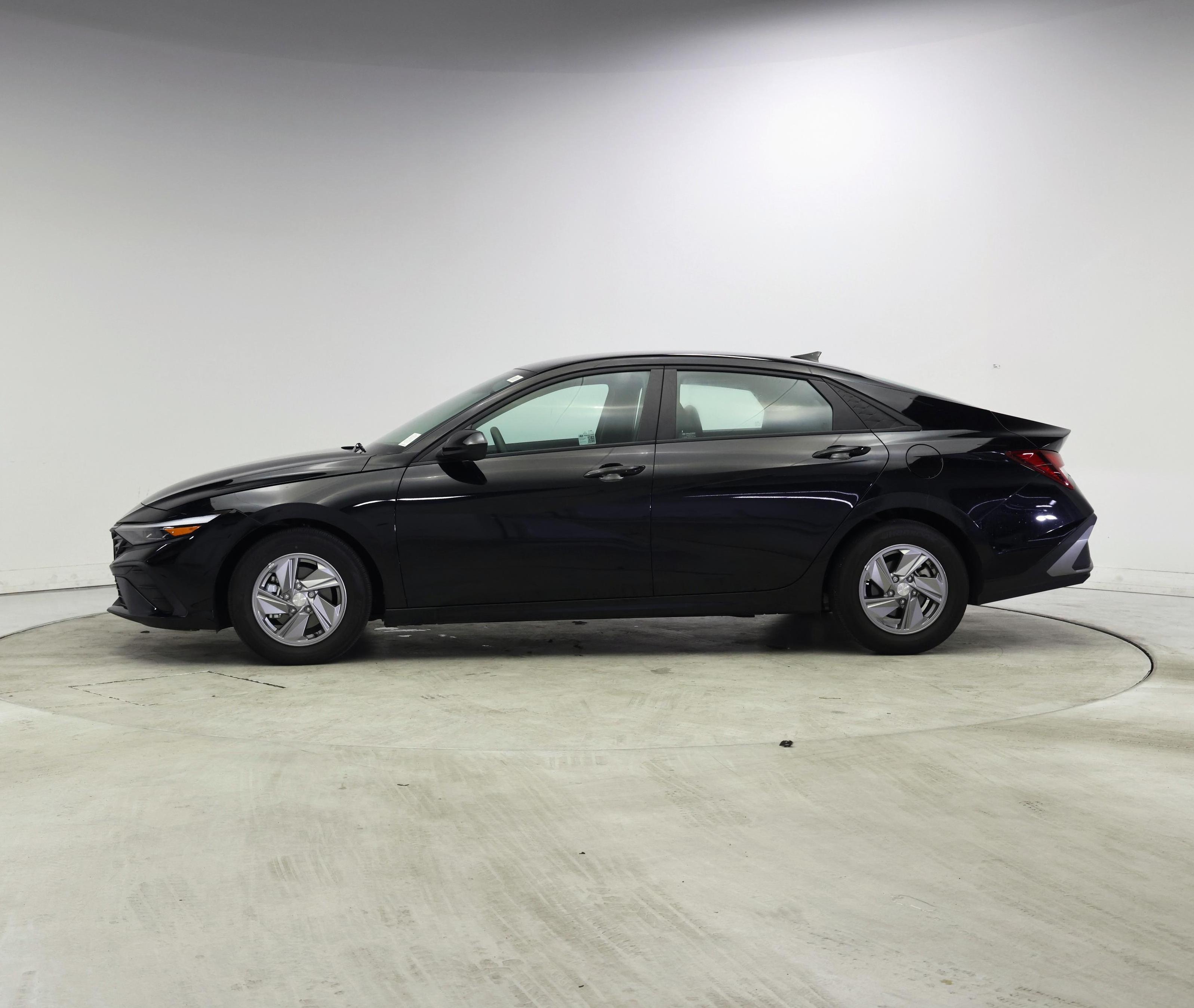 Thumbnail: 2024 Hyundai Elantra - 3