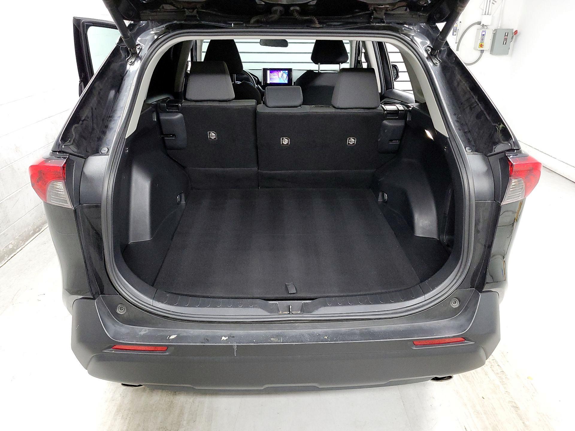 Thumbnail: 2024 Toyota RAV4 - 17