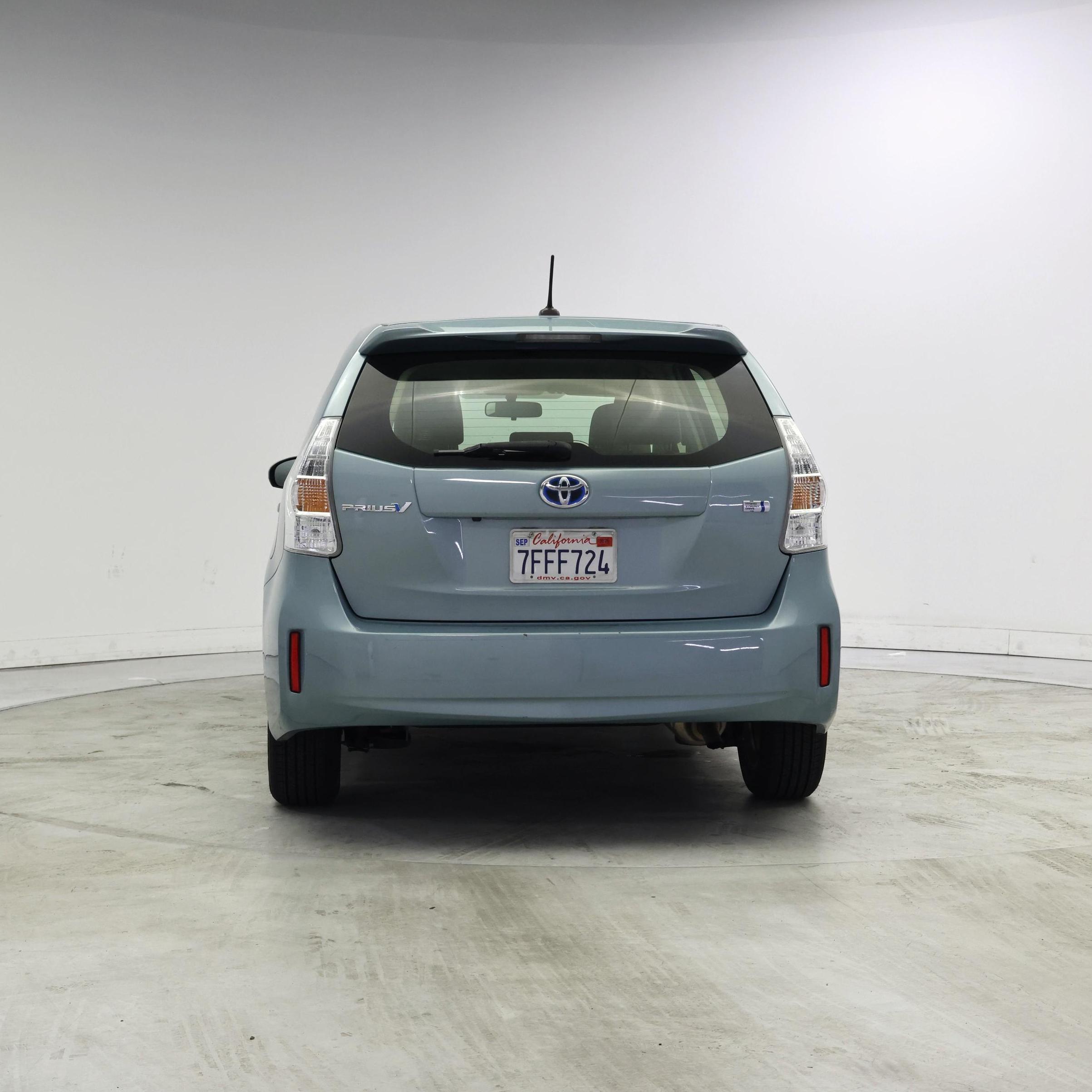 Thumbnail: 2014 Toyota Prius v - 6