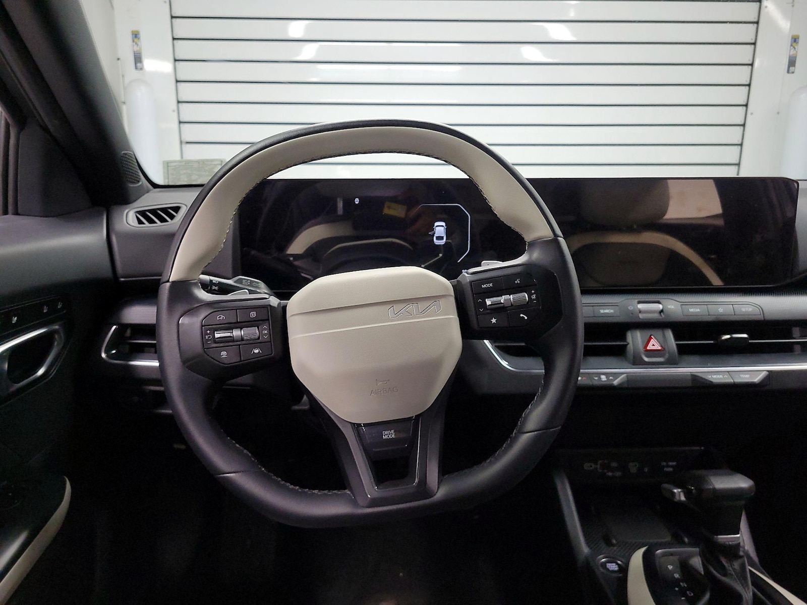 2025 Kia K4 GT-Line - Photo 11