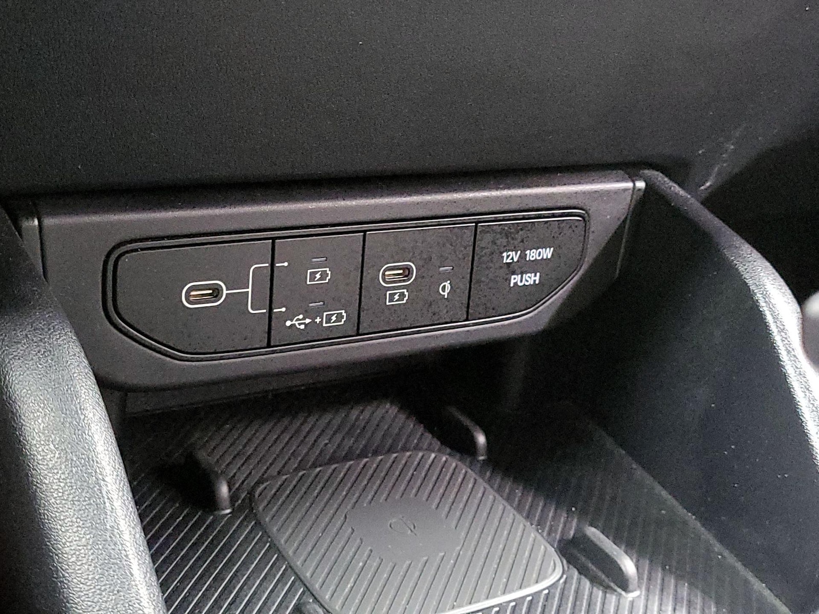 2025 Kia K4 GT-Line - Photo 19