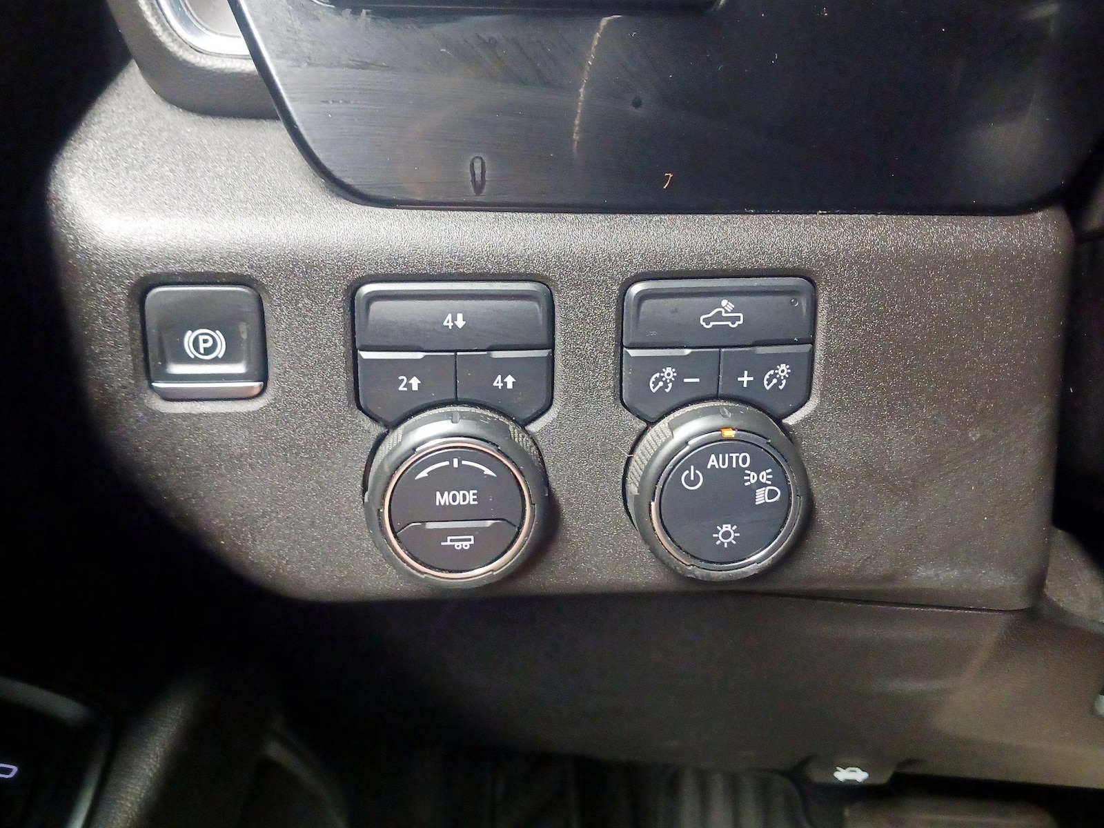 2024 Chevrolet Silverado 3500HD LT - Photo 14