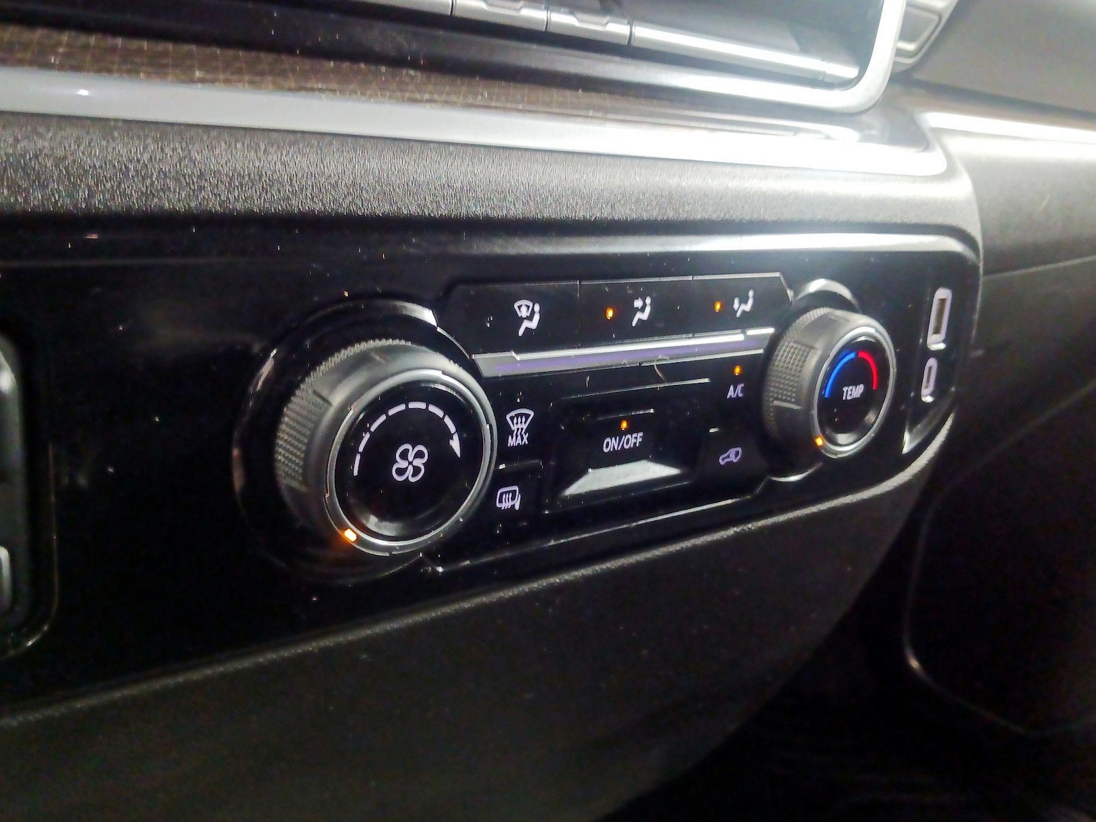 2024 Chevrolet Silverado 3500HD LT - Photo 16