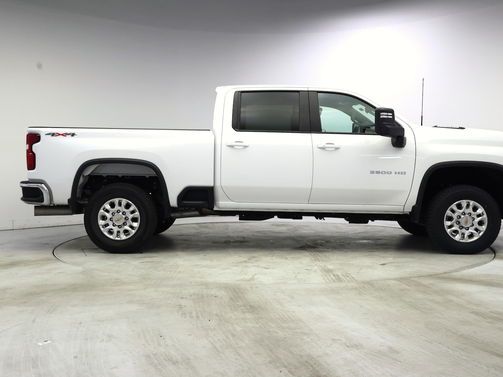 2024 Chevrolet Silverado 3500HD LT - Photo 8