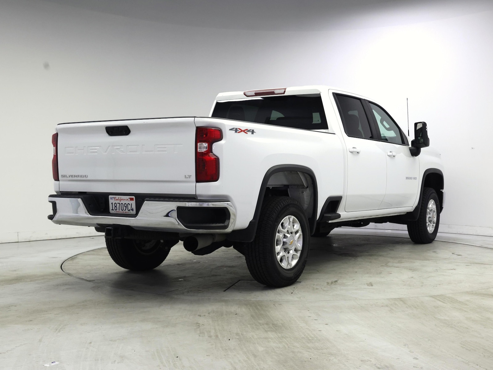 2024 Chevrolet Silverado 3500HD LT - Photo 9