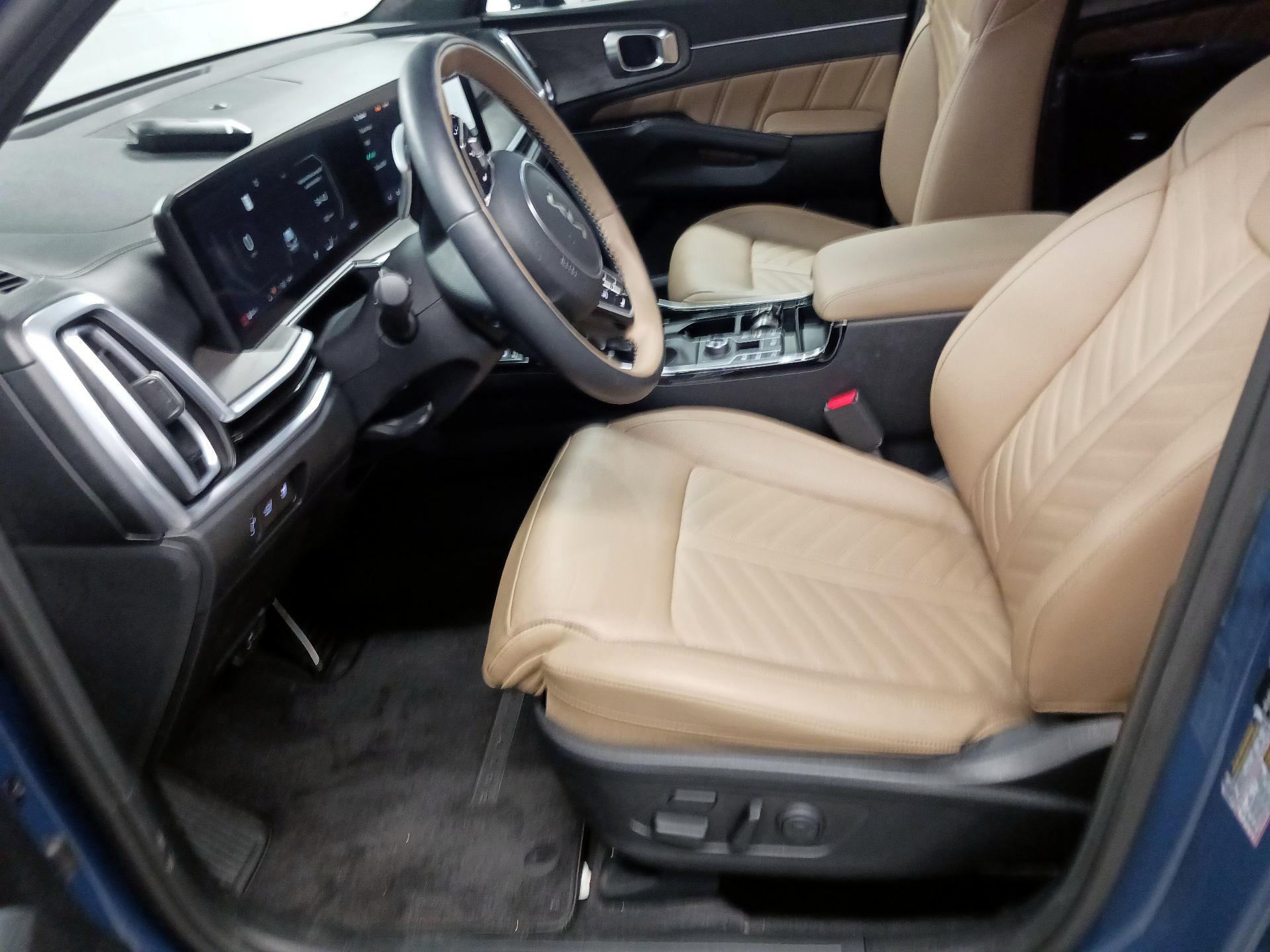 Thumbnail: 2024 Kia Sorento - 11