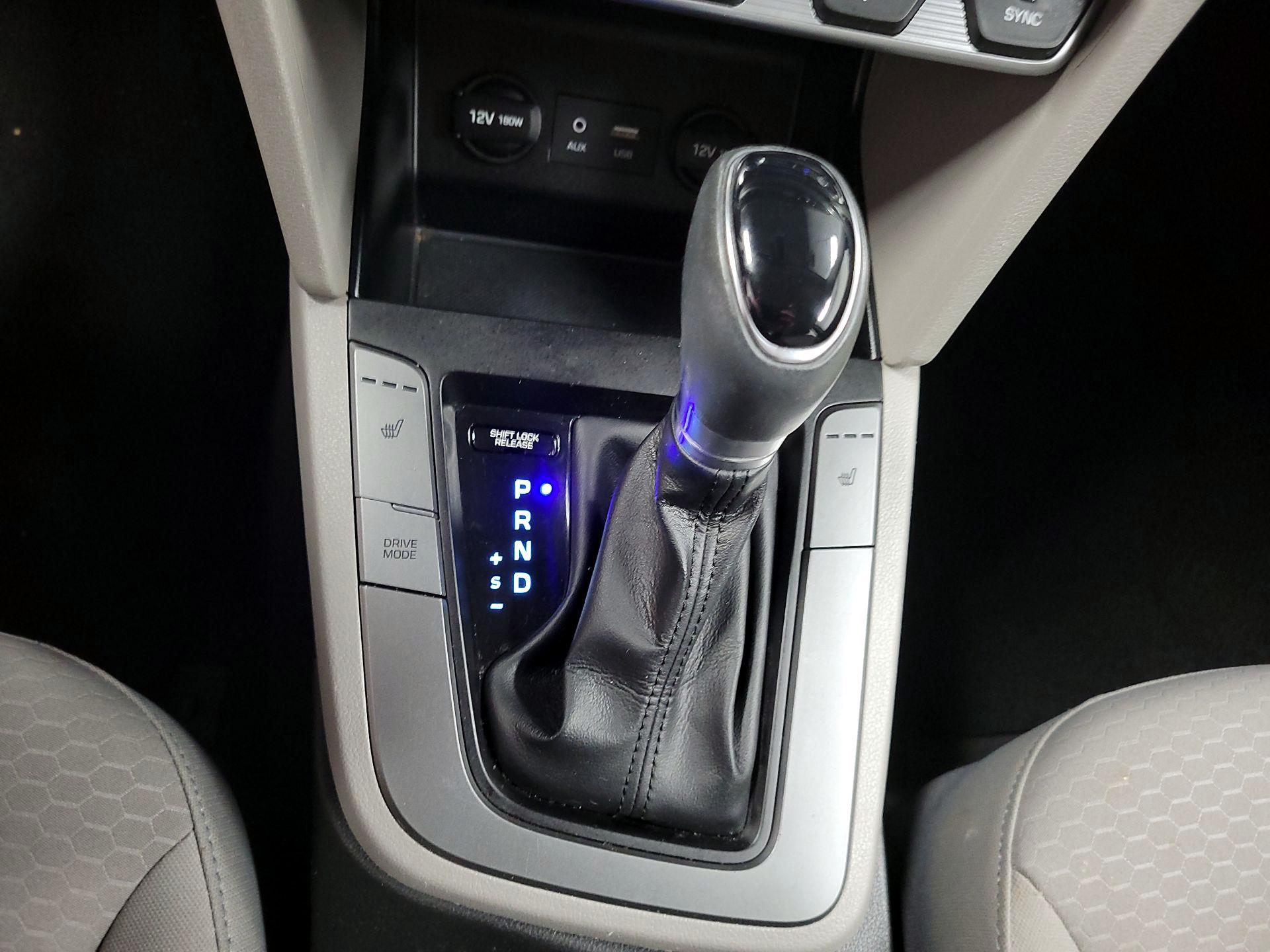 Thumbnail: 2020 Hyundai Elantra - 17