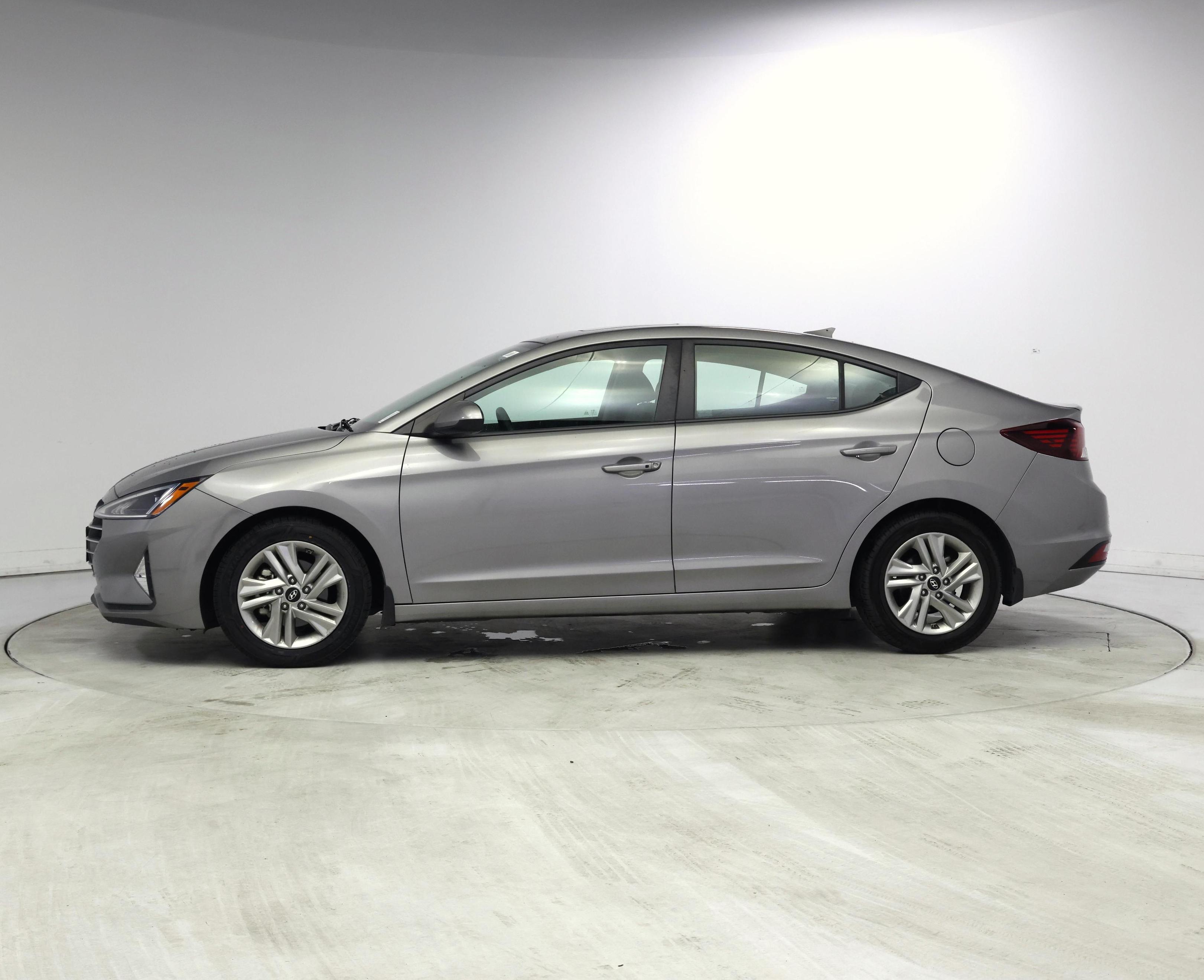 Thumbnail: 2020 Hyundai Elantra - 3