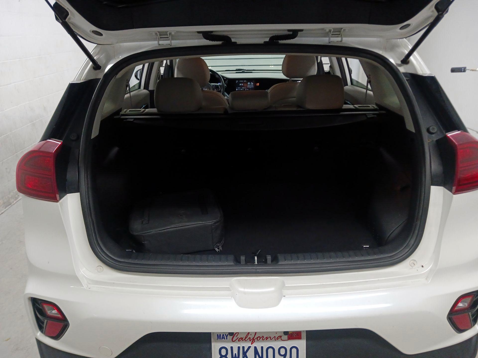 Thumbnail: 2020 Kia Niro - 18
