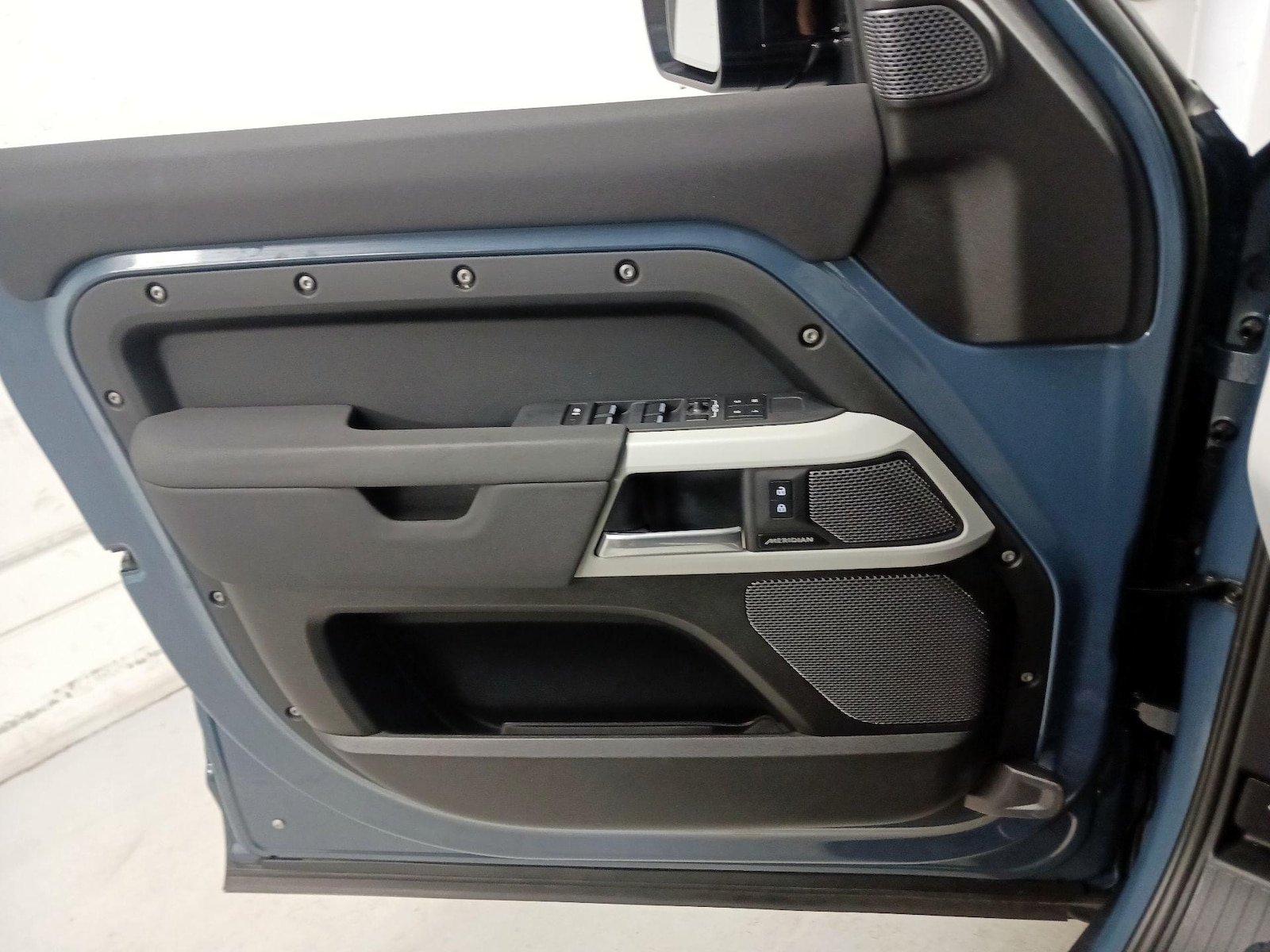 2023 Land Rover Defender S - Photo 13