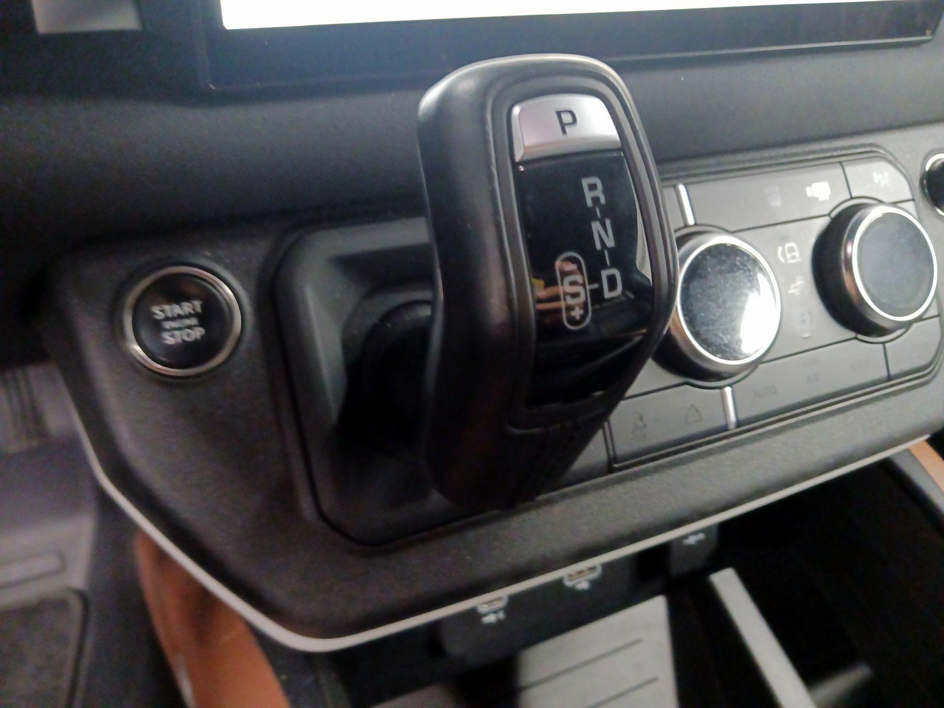 Thumbnail: 2023 Land Rover Defender - 15