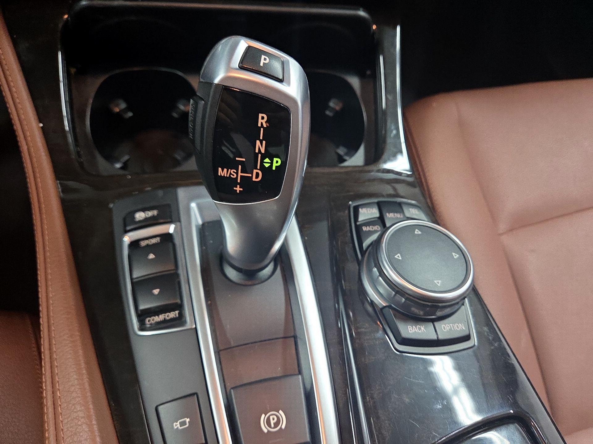 Thumbnail: 2015 BMW 5 Series - 15