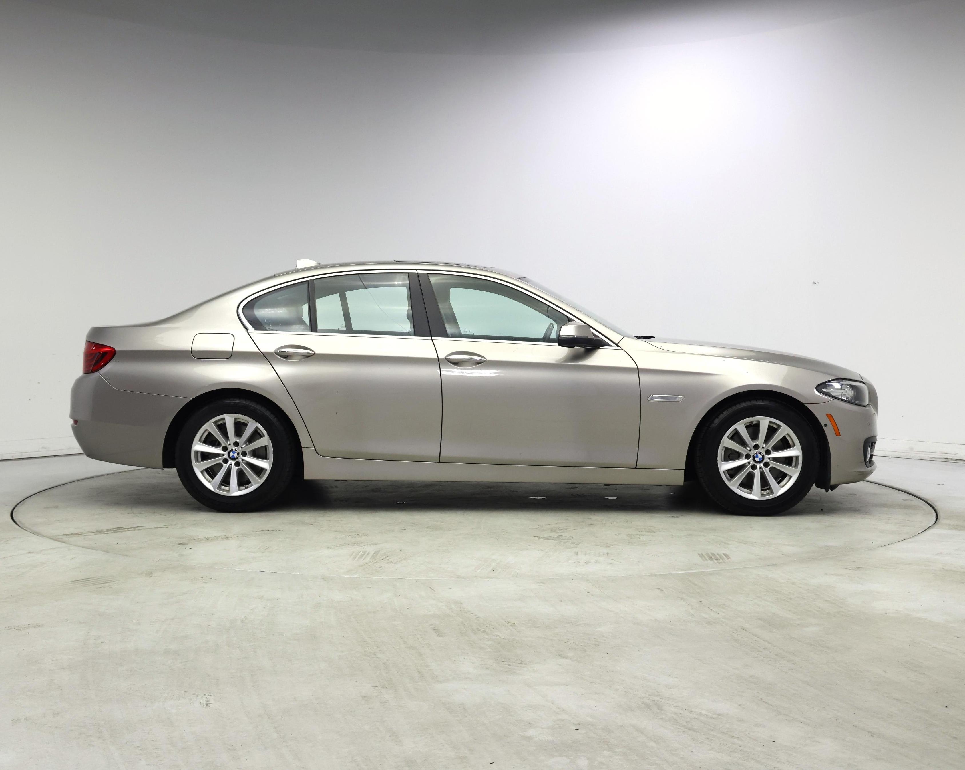 Thumbnail: 2015 BMW 5 Series - 7