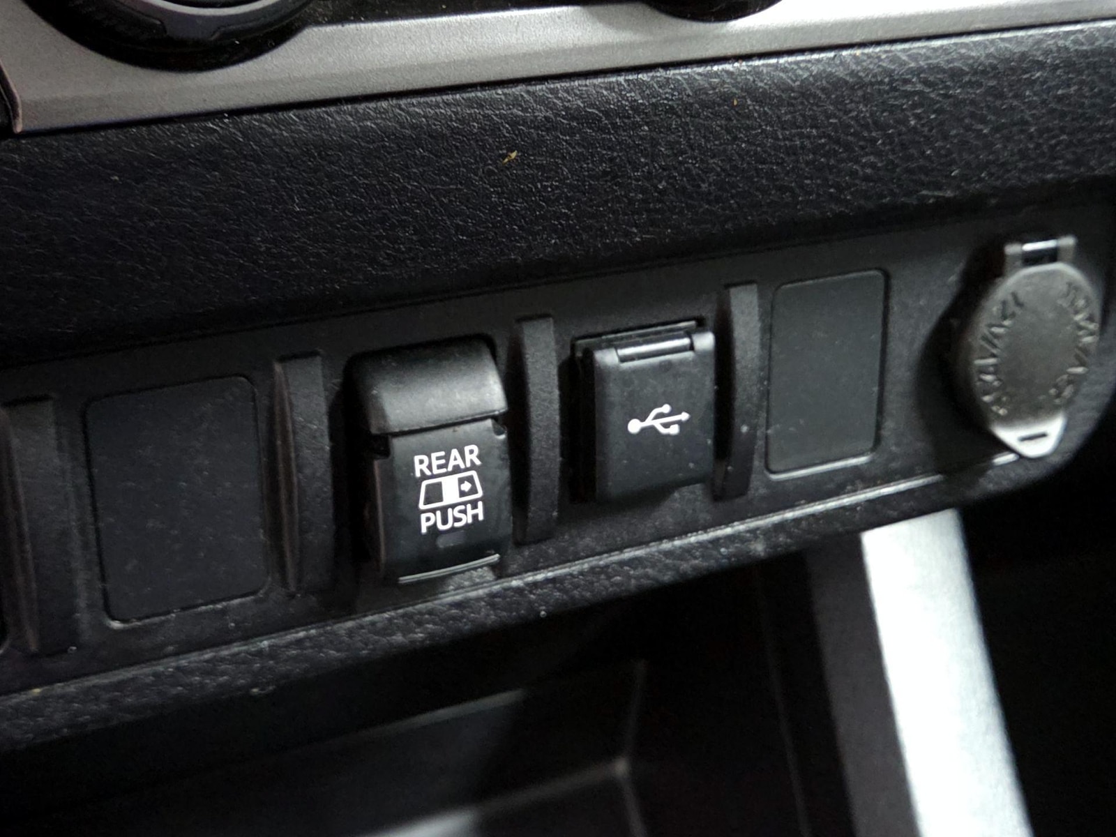 2021 Toyota Tacoma SR5 - Photo 17