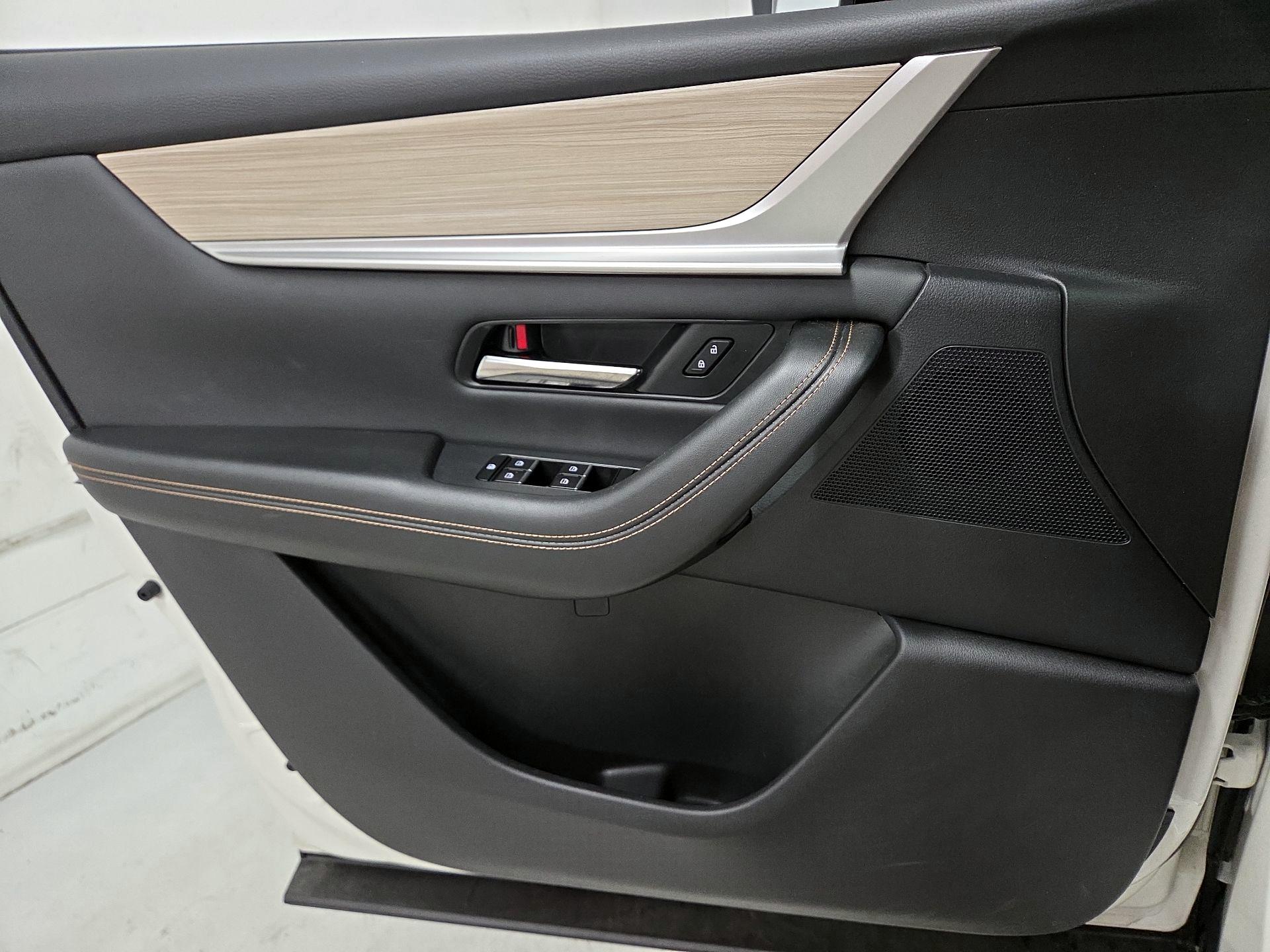 Thumbnail: 2025 Mazda CX-70 - 10