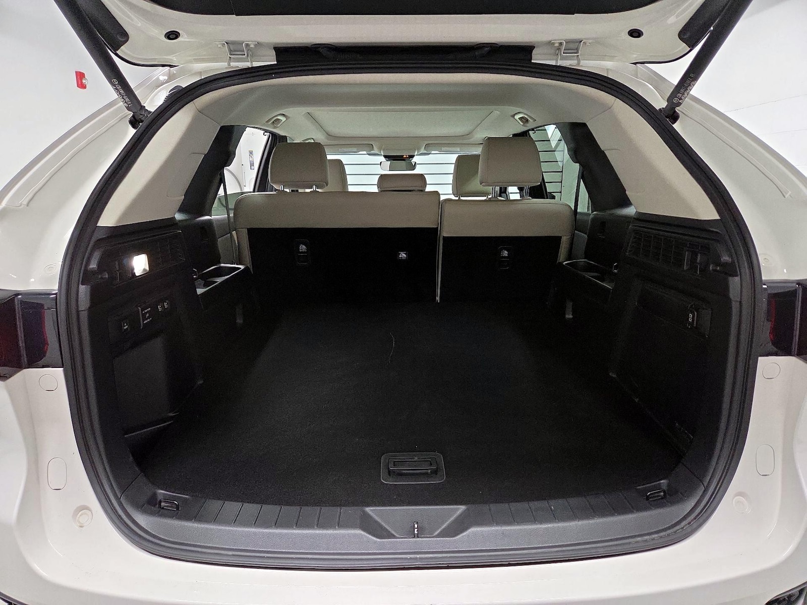 2025 Mazda CX-70 Premium Package - Photo 16