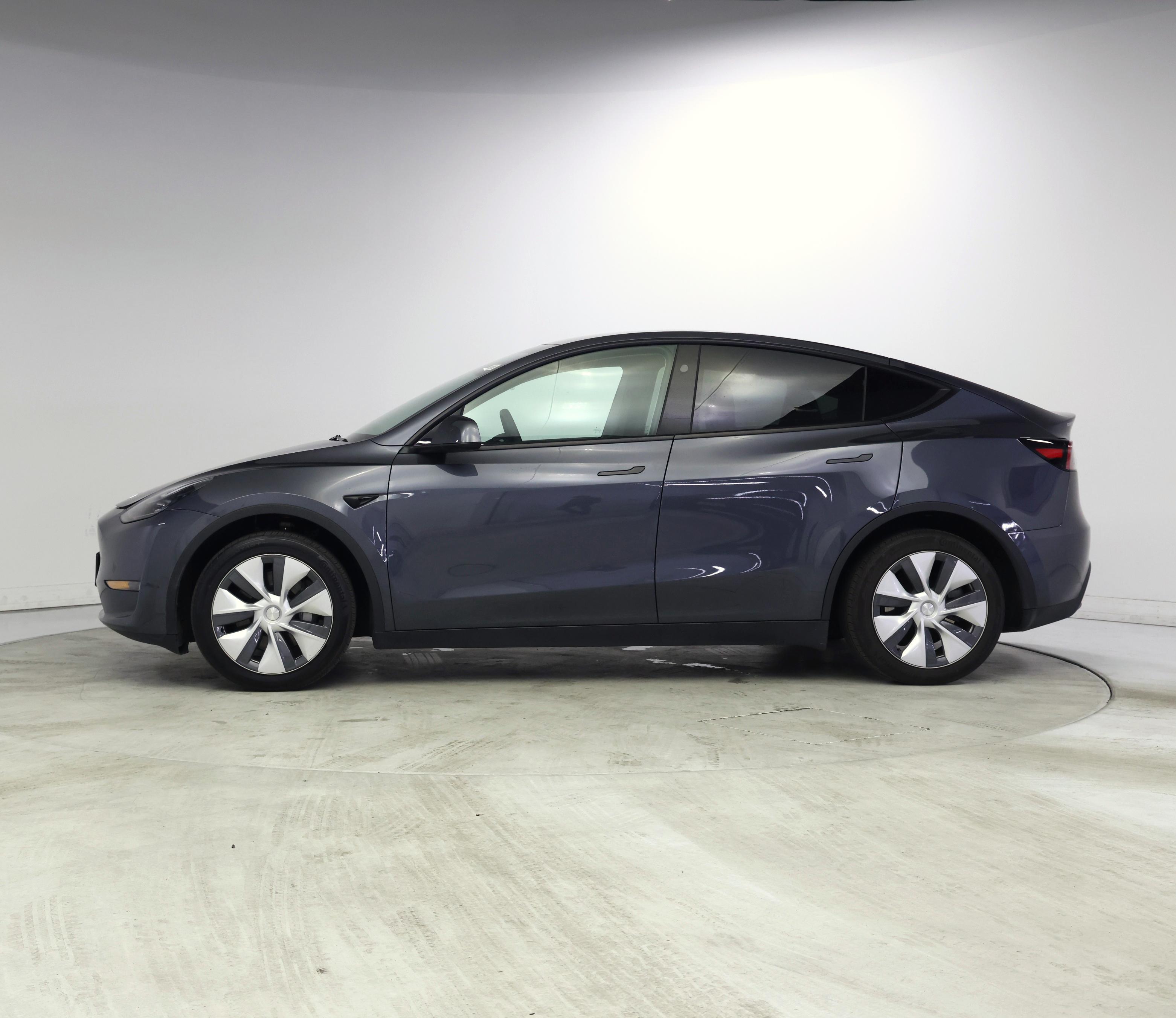 Thumbnail: 2023 Tesla Model Y - 3