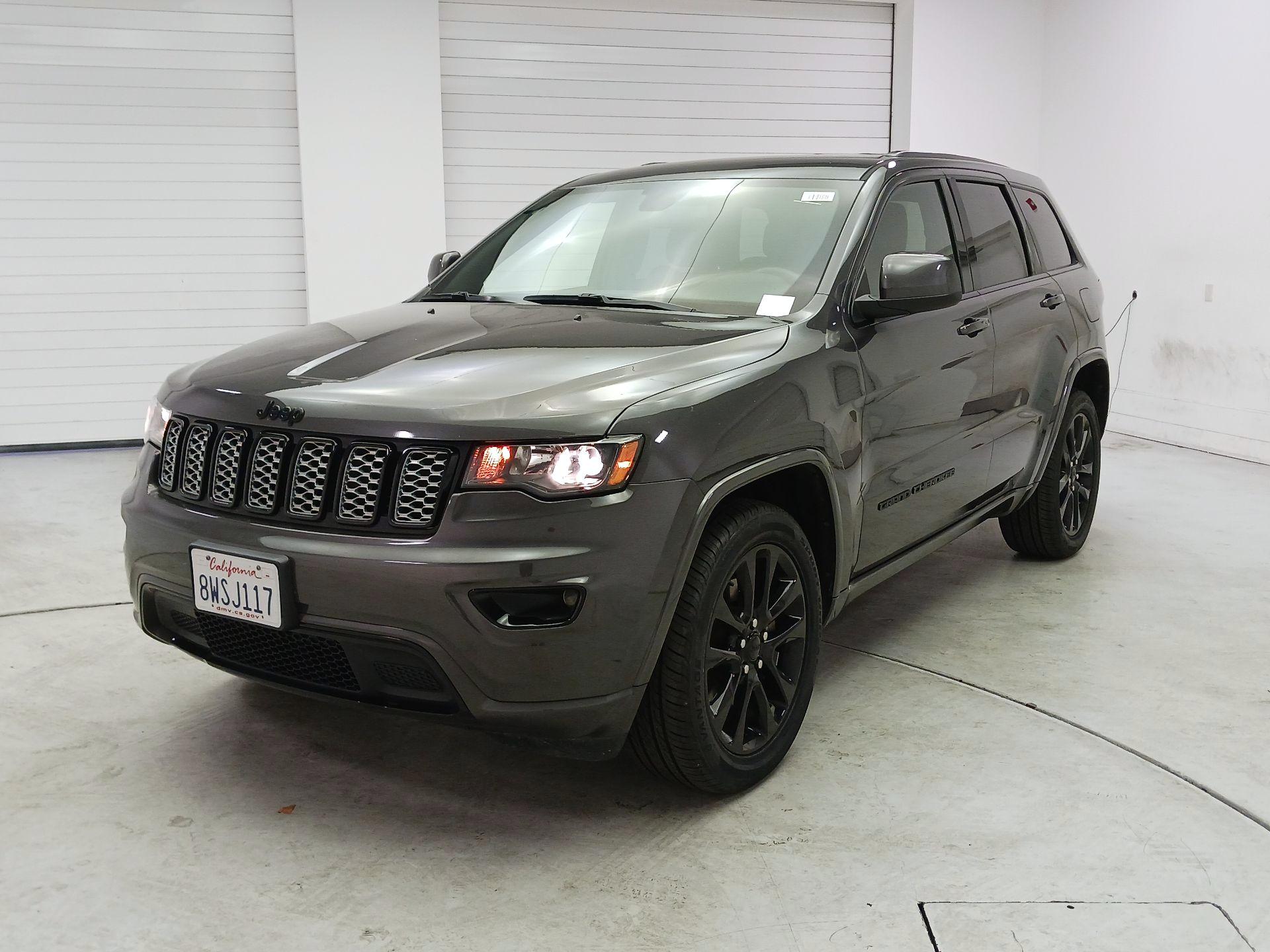 Thumbnail: 2021 Jeep Grand Cherokee - 3