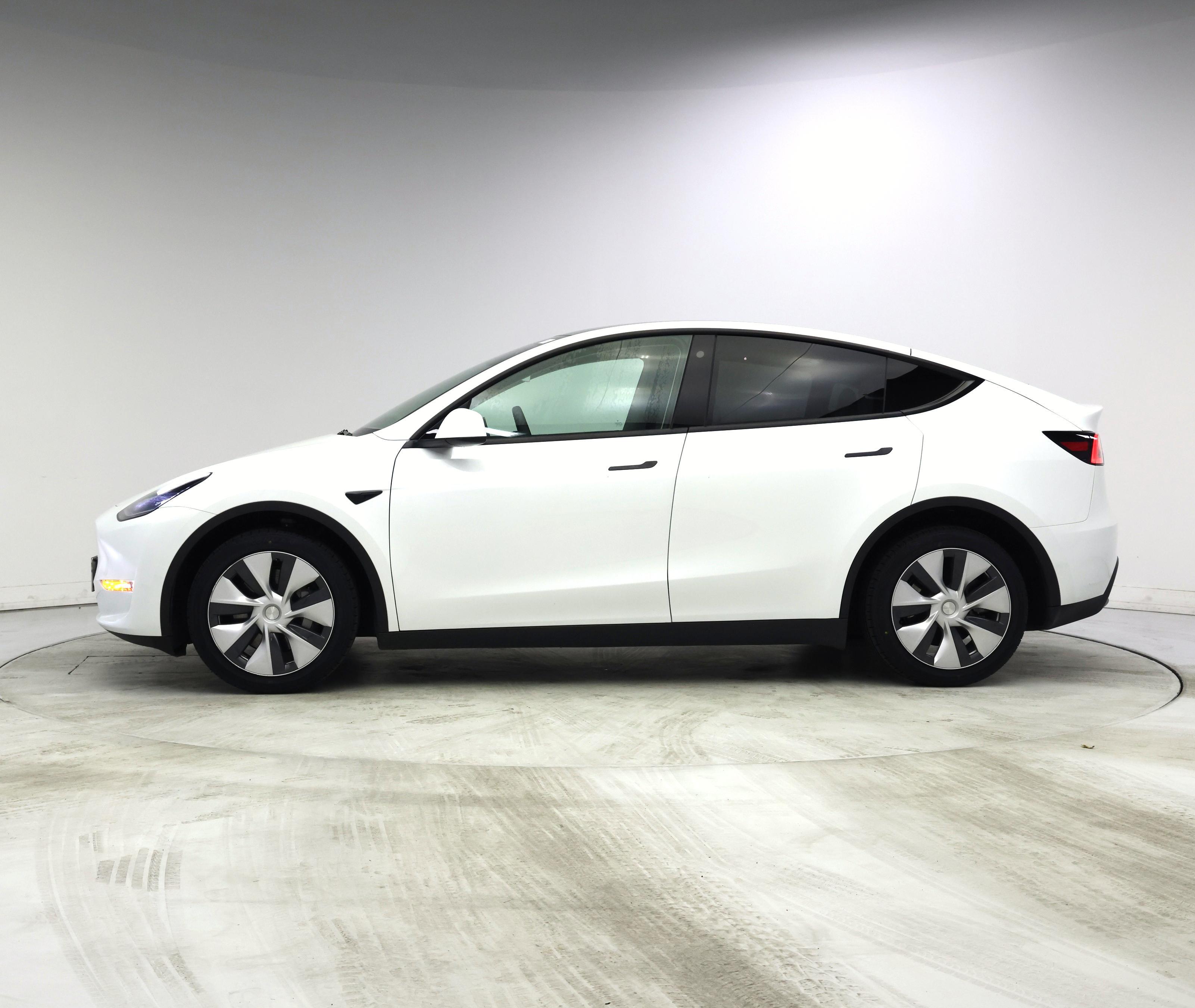 Thumbnail: 2023 Tesla Model Y - 3