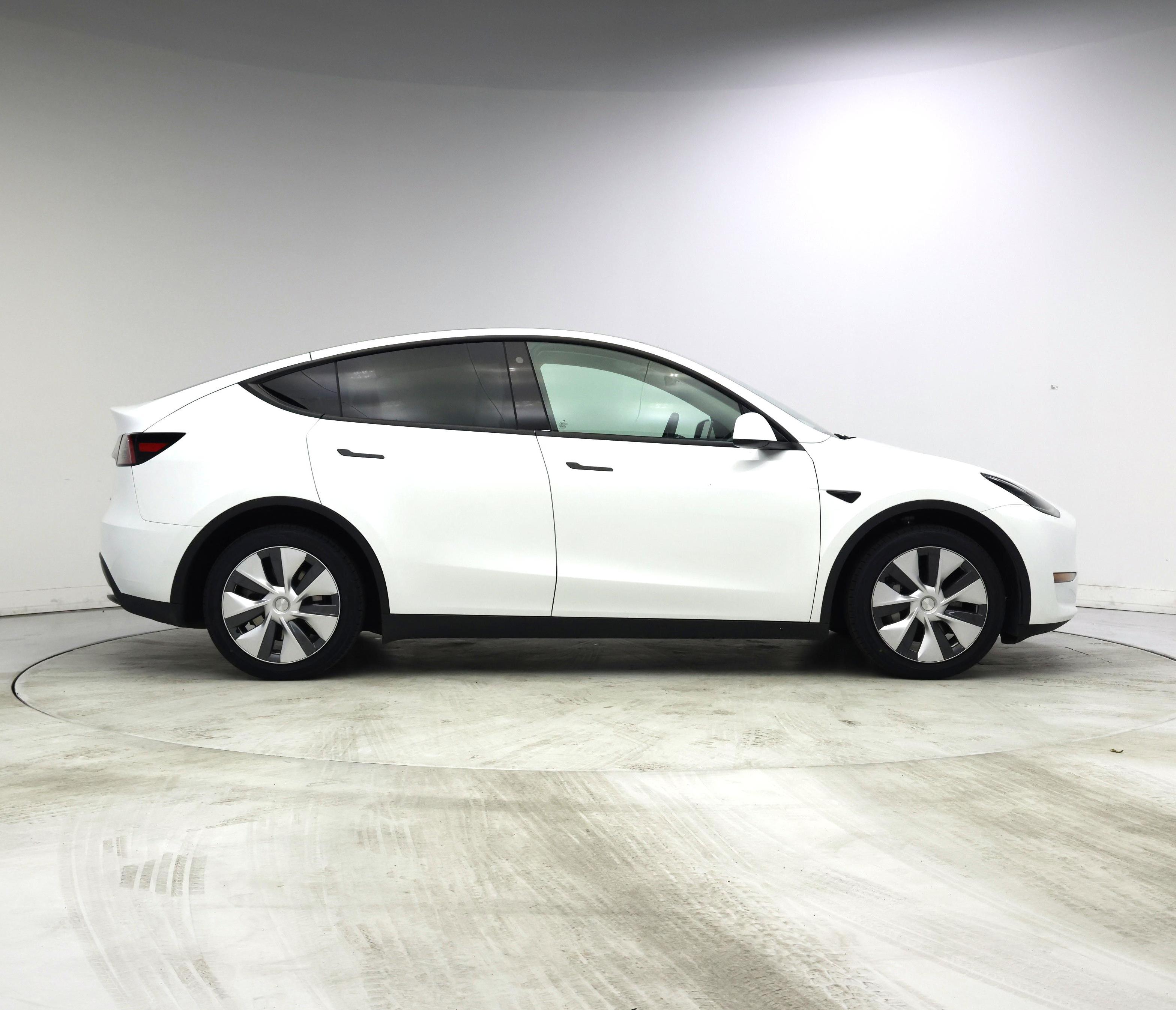 Thumbnail: 2023 Tesla Model Y - 7